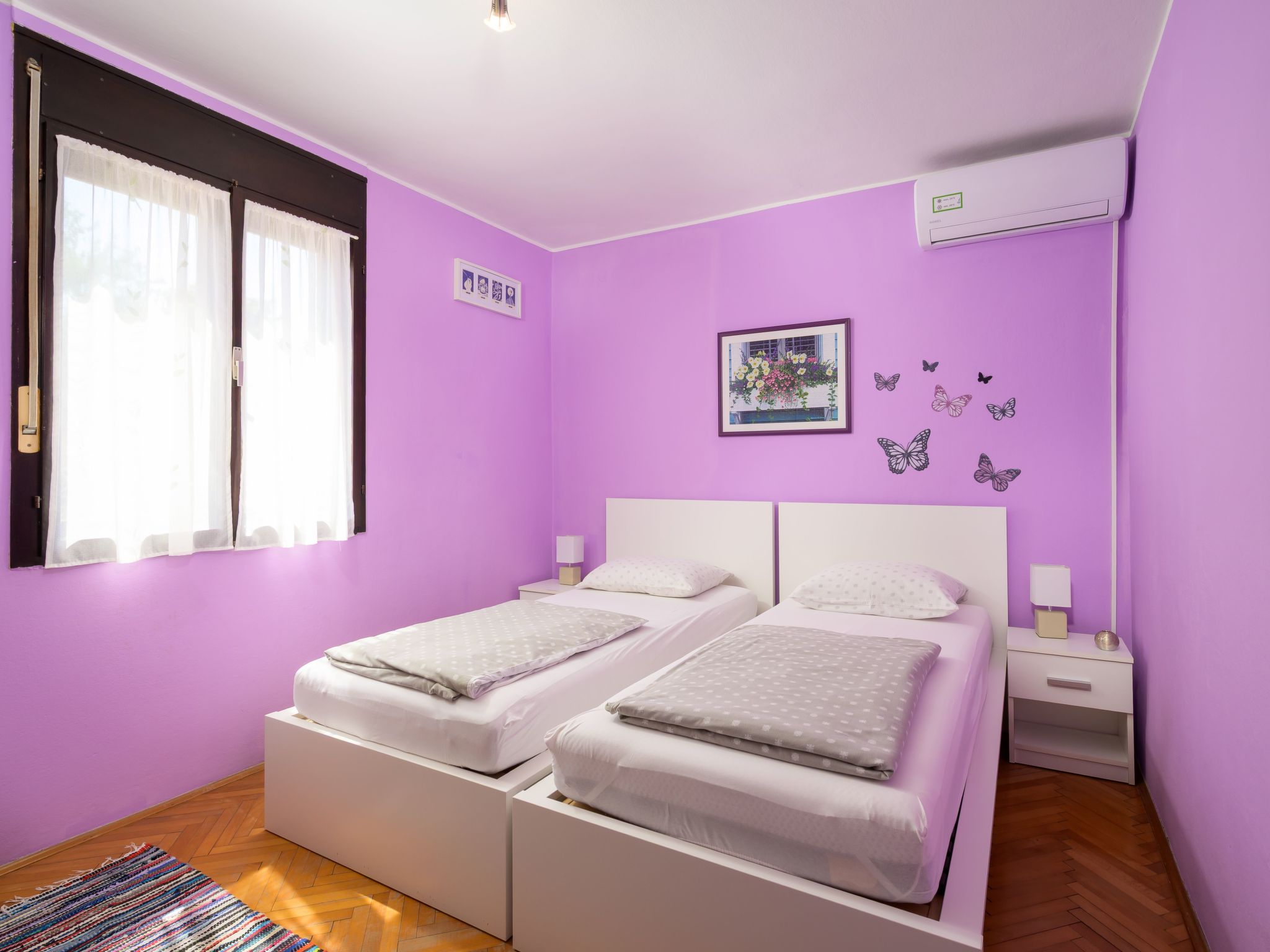 Sabina mit zwei Ferienwohnung und Pool - Image-tags.info