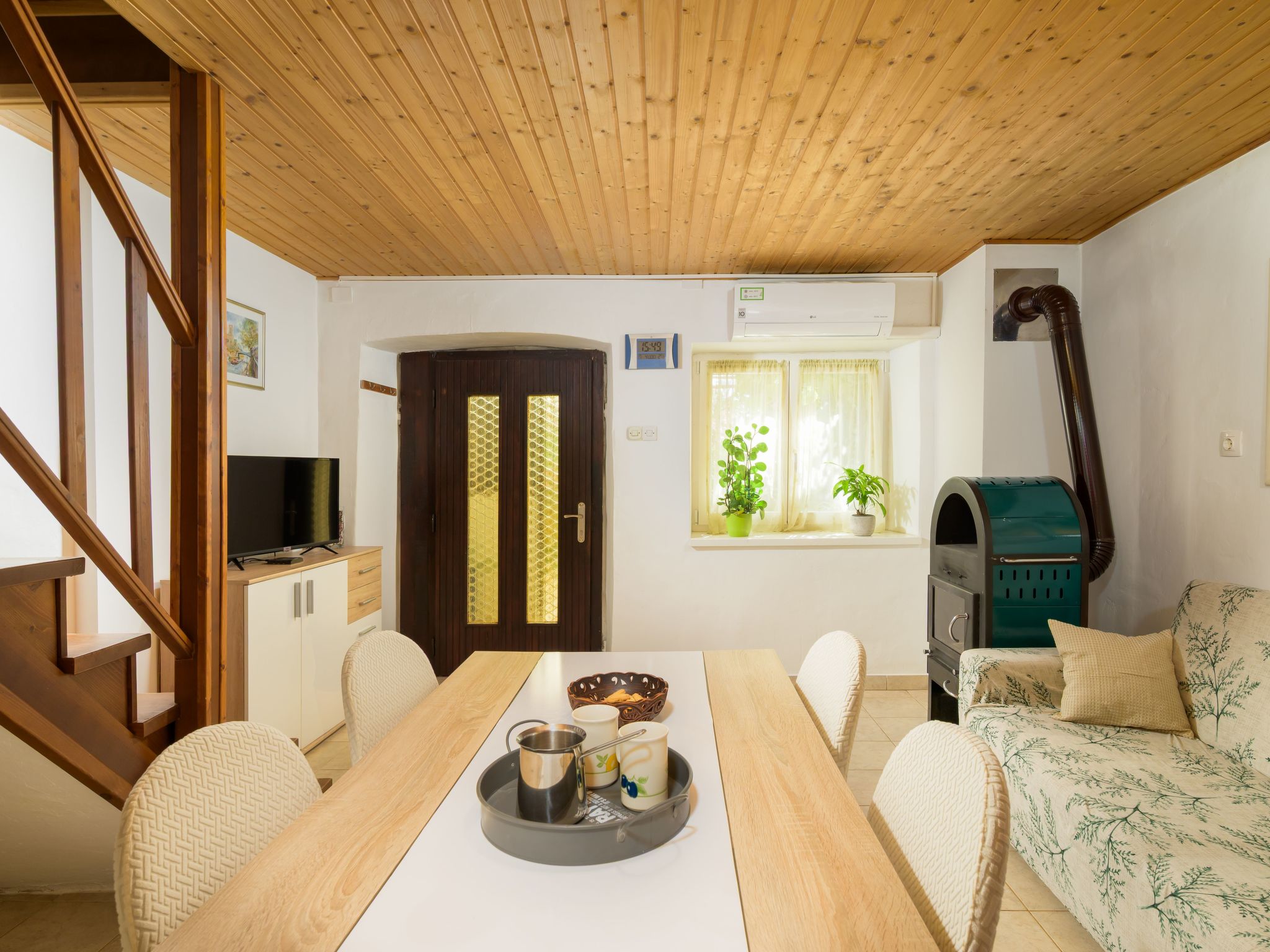 Sabina mit zwei Ferienwohnung und Pool - Image-tags.info