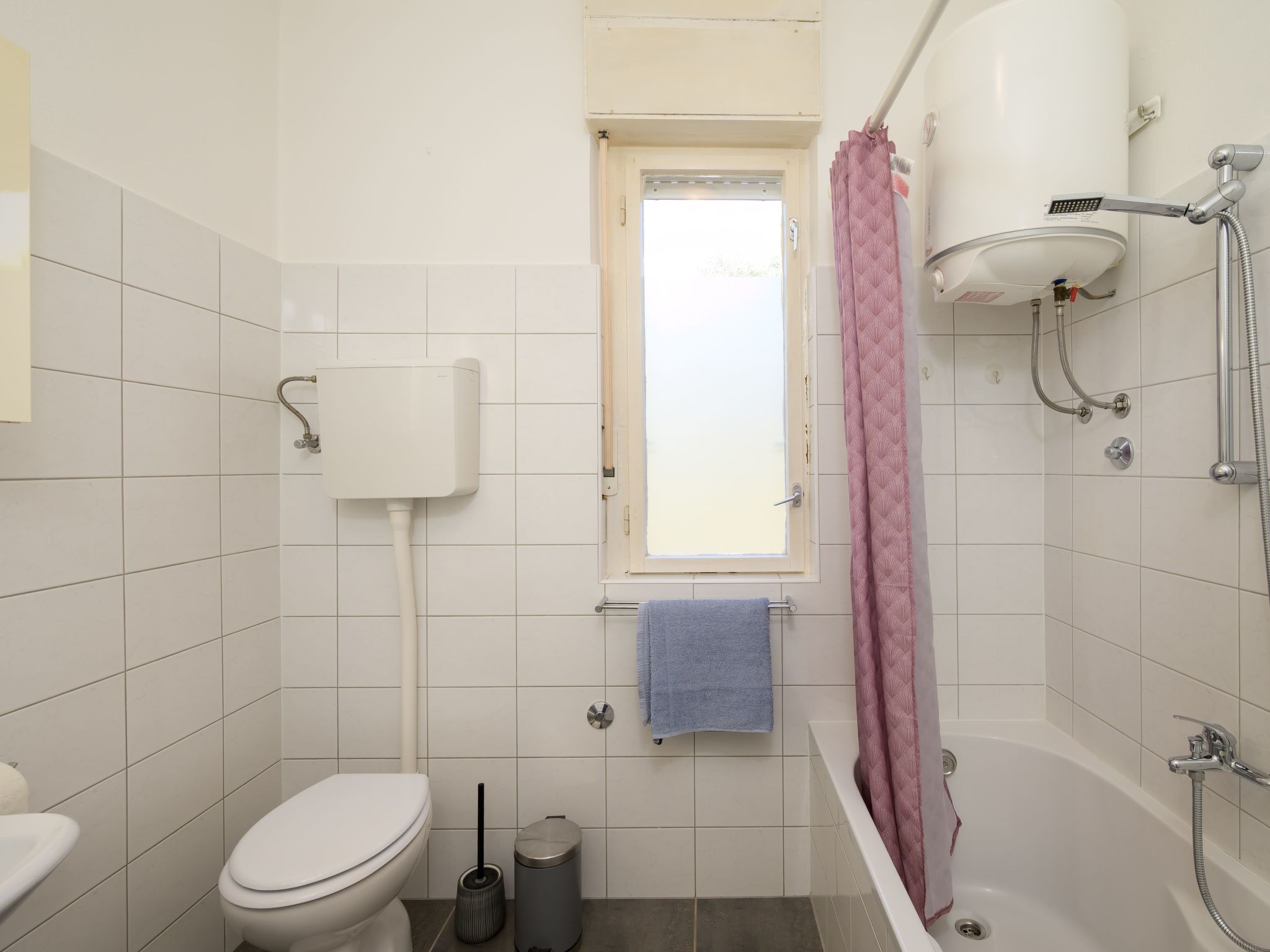 Sabina mit zwei Ferienwohnung und Pool - Image-tags.info