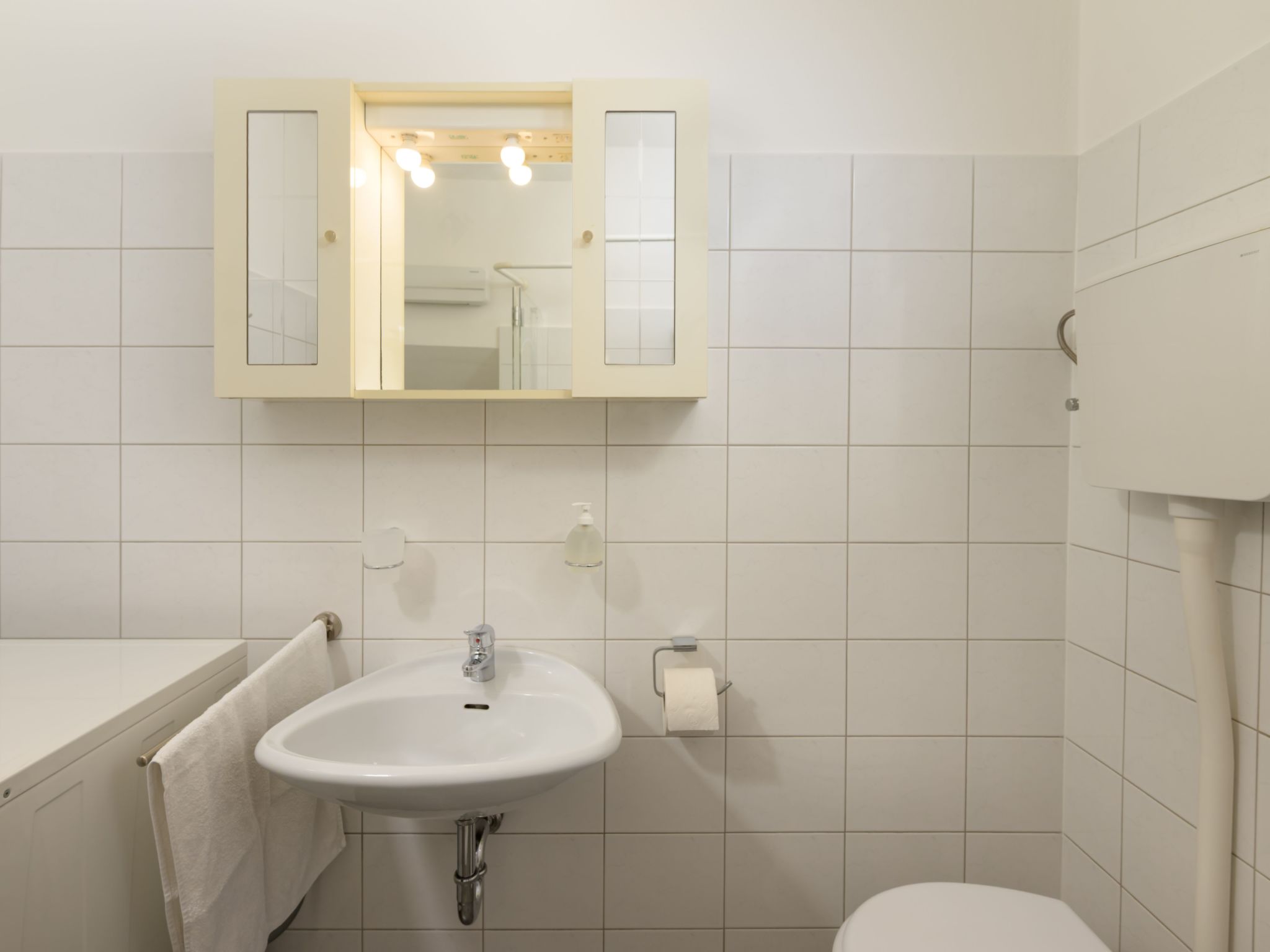 Sabina mit zwei Ferienwohnung und Pool - Image-tags.info