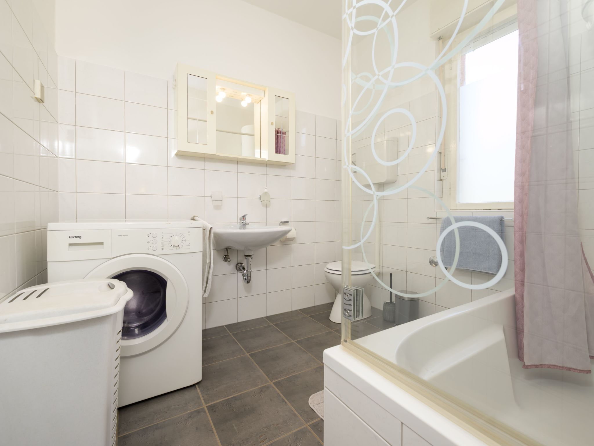 Sabina mit zwei Ferienwohnung und Pool - Image-tags.info