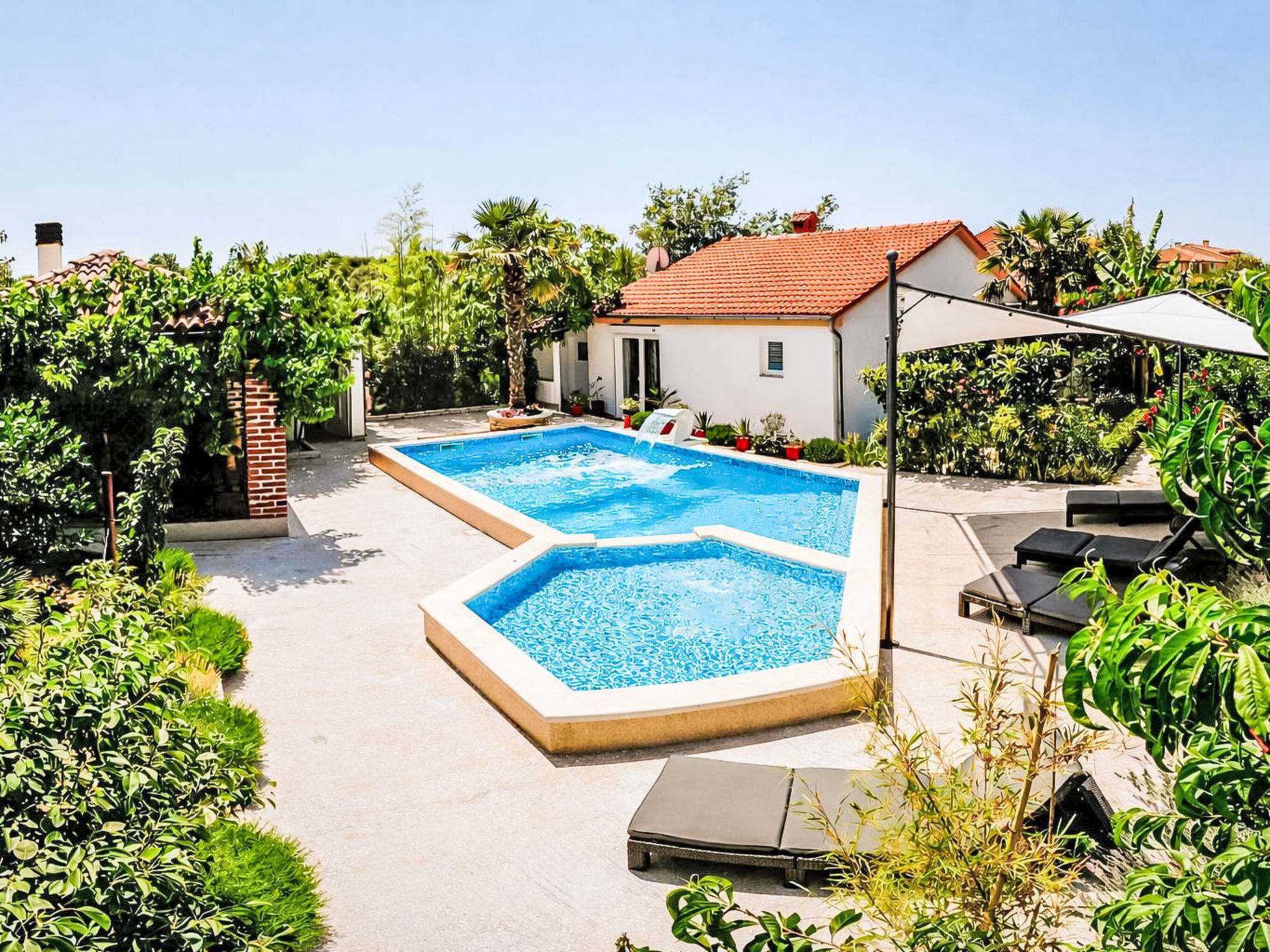 Holiday home CASA SOLE **** beheizter pool - Draußen