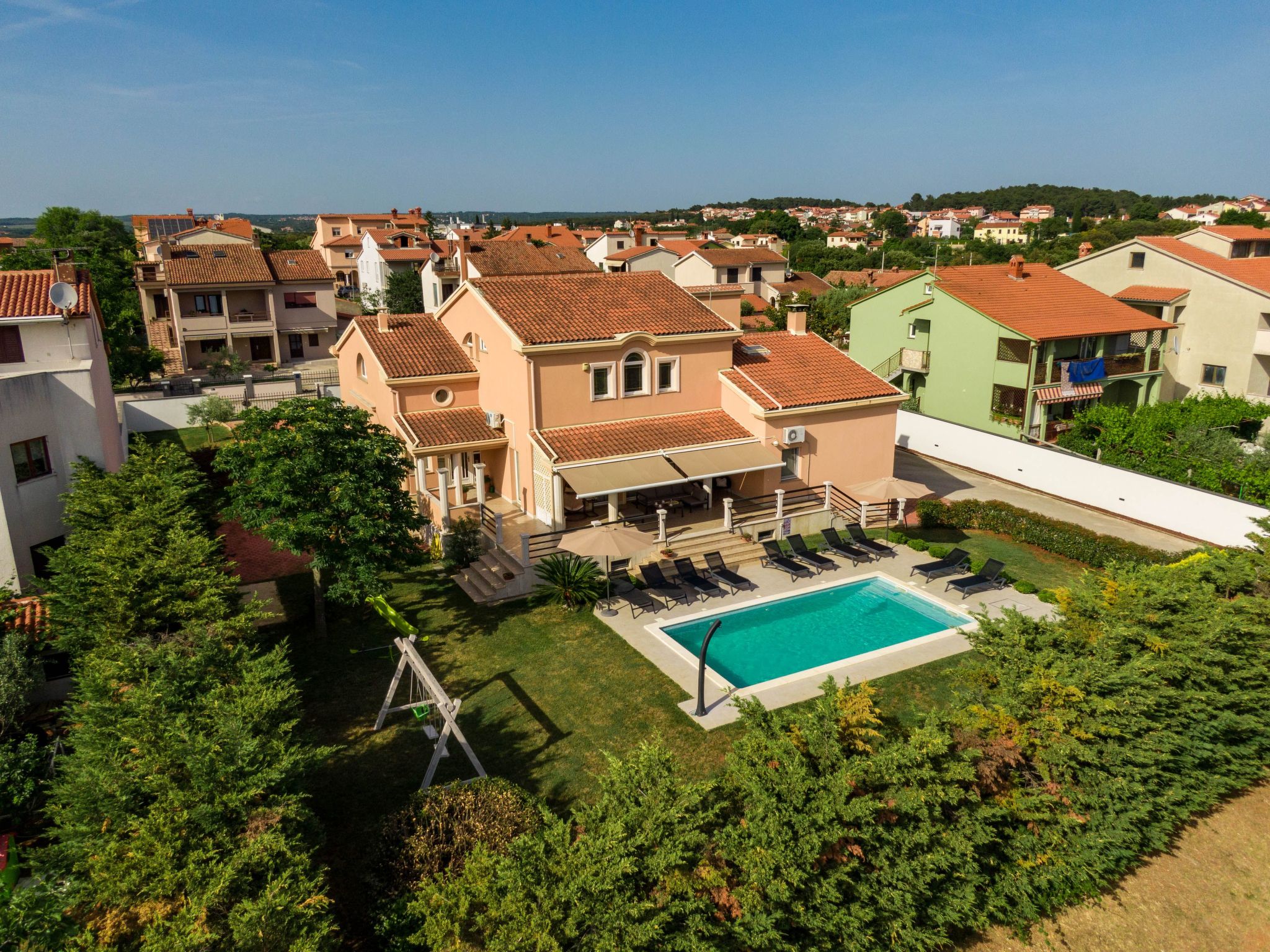 In Pula mit privatem Pool-Drinnen