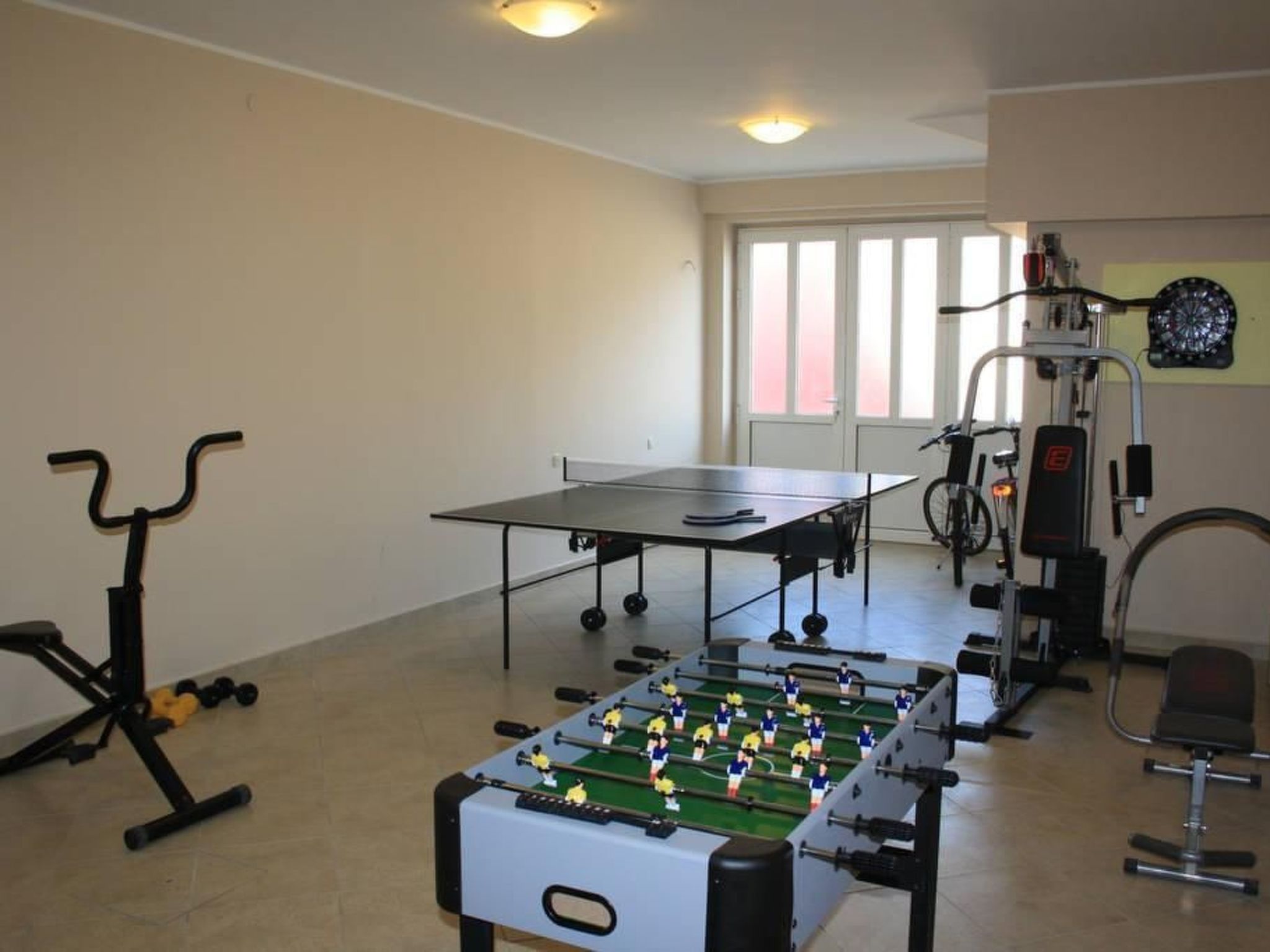 In Pula mit privatem Pool-Drinnen