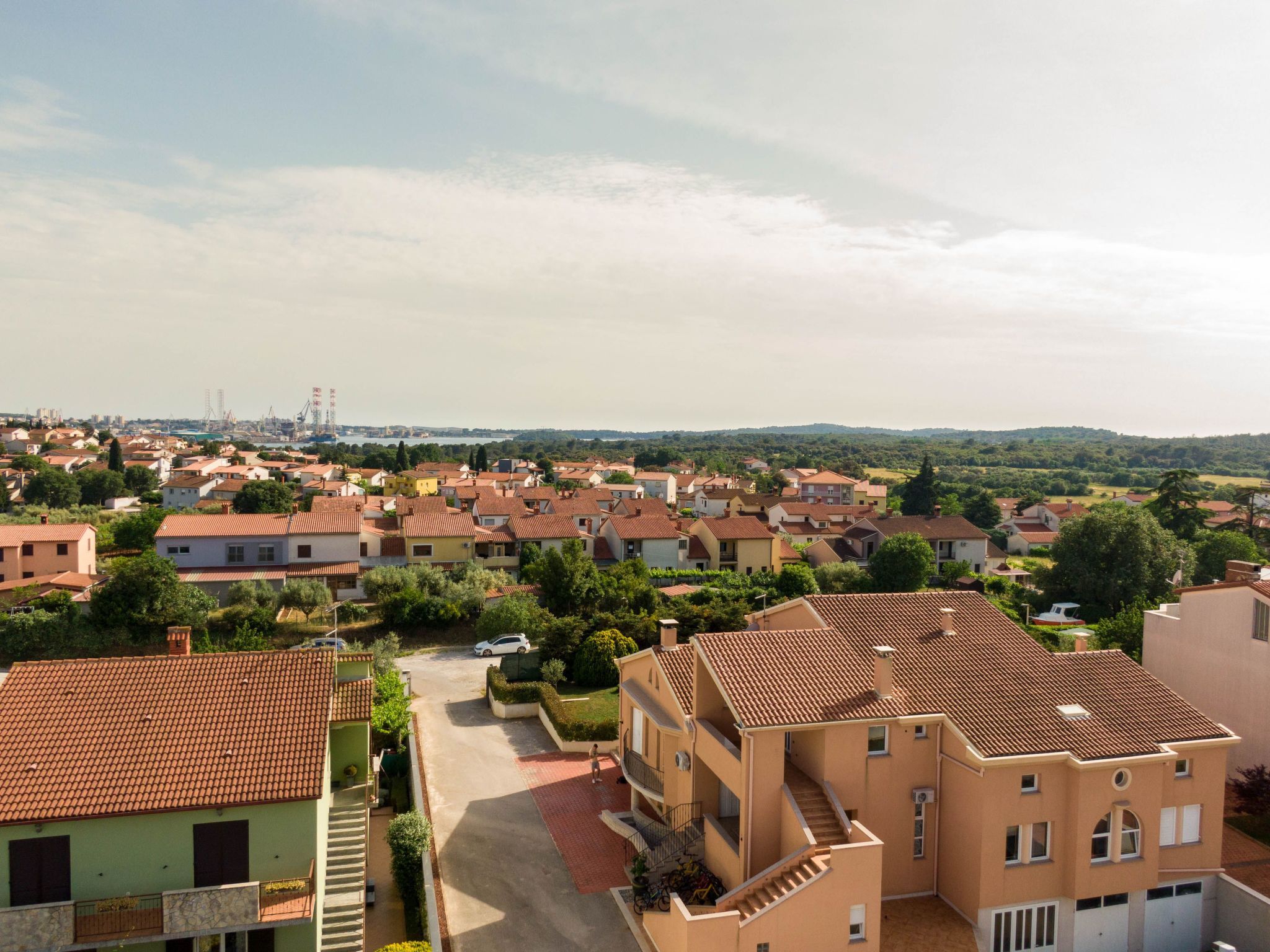 In Pula mit privatem Pool-Drinnen