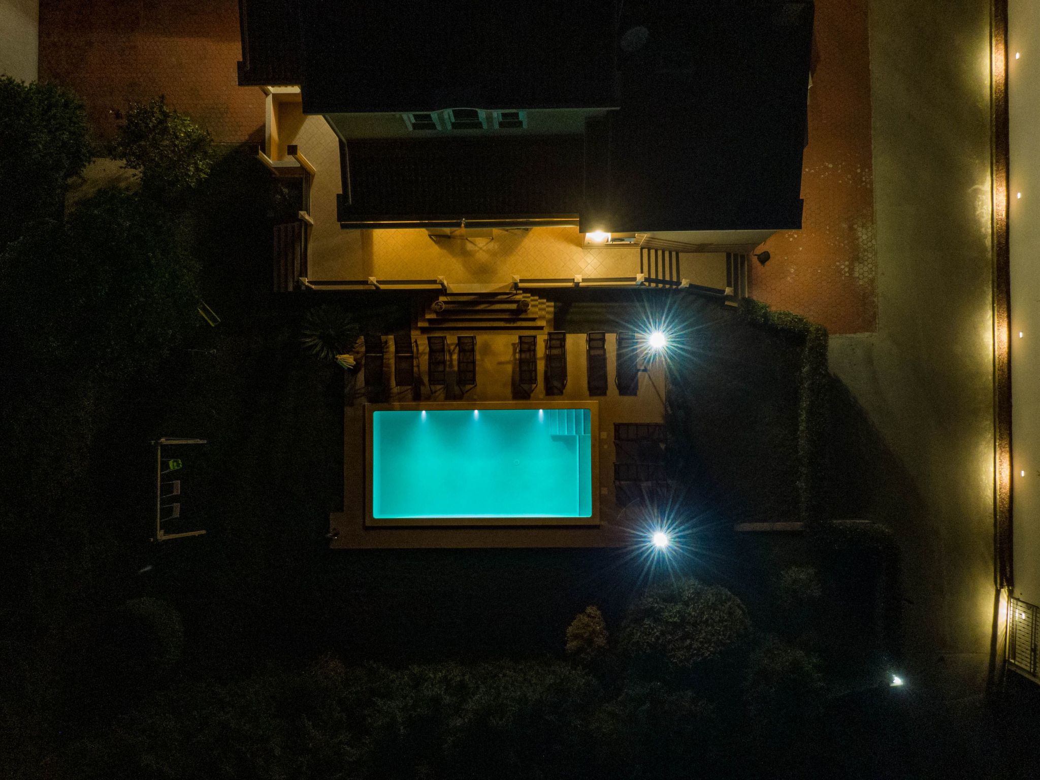 In Pula mit privatem Pool-Drinnen