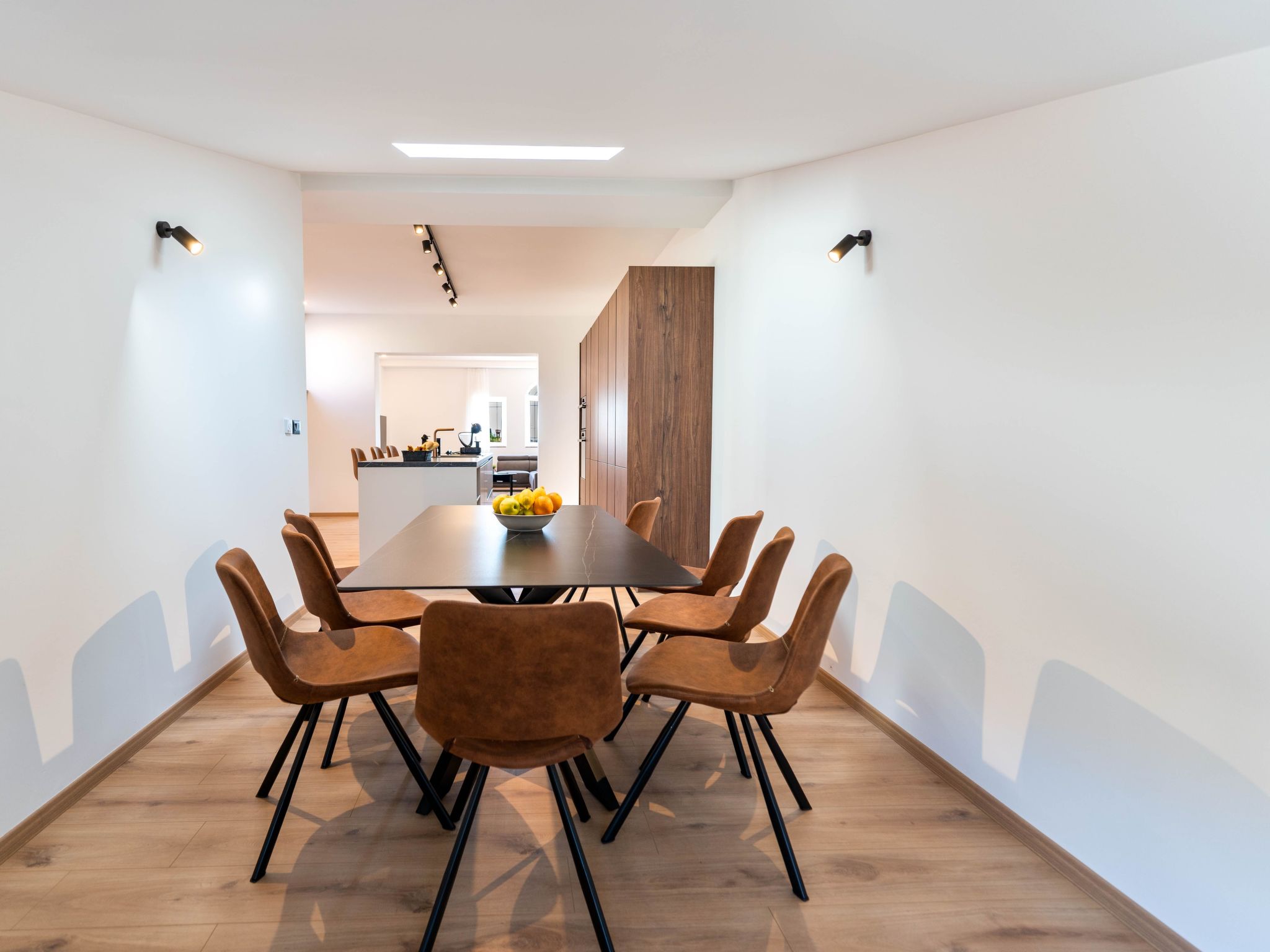 In Pula mit privatem Pool-Drinnen