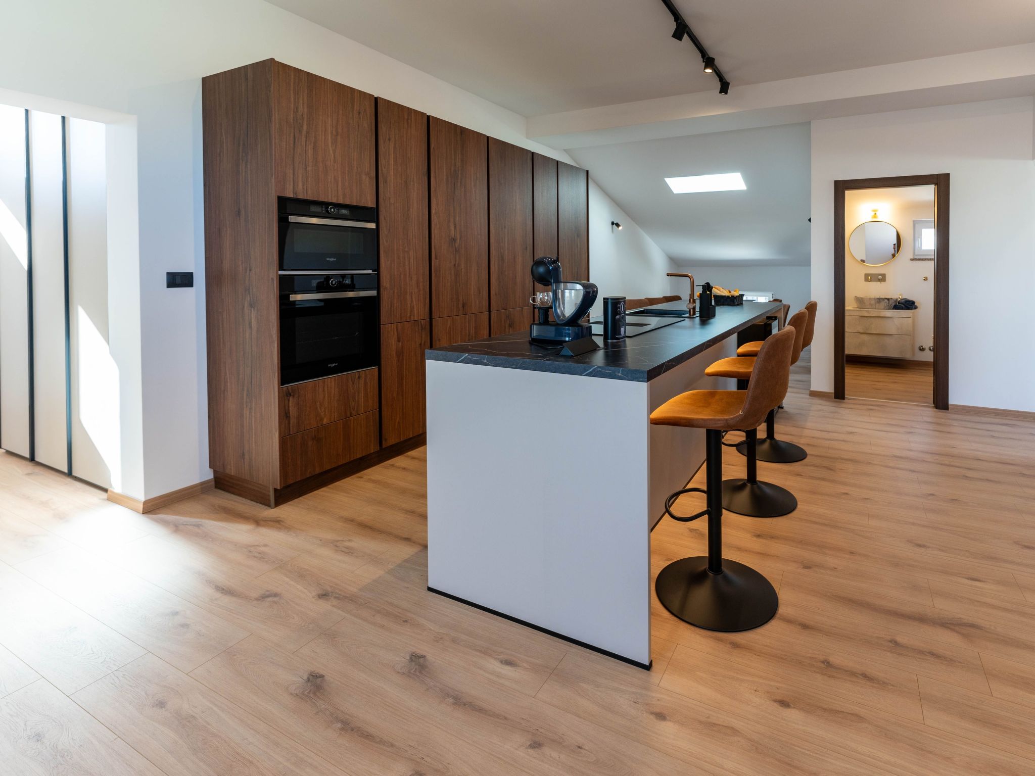 In Pula mit privatem Pool-Drinnen