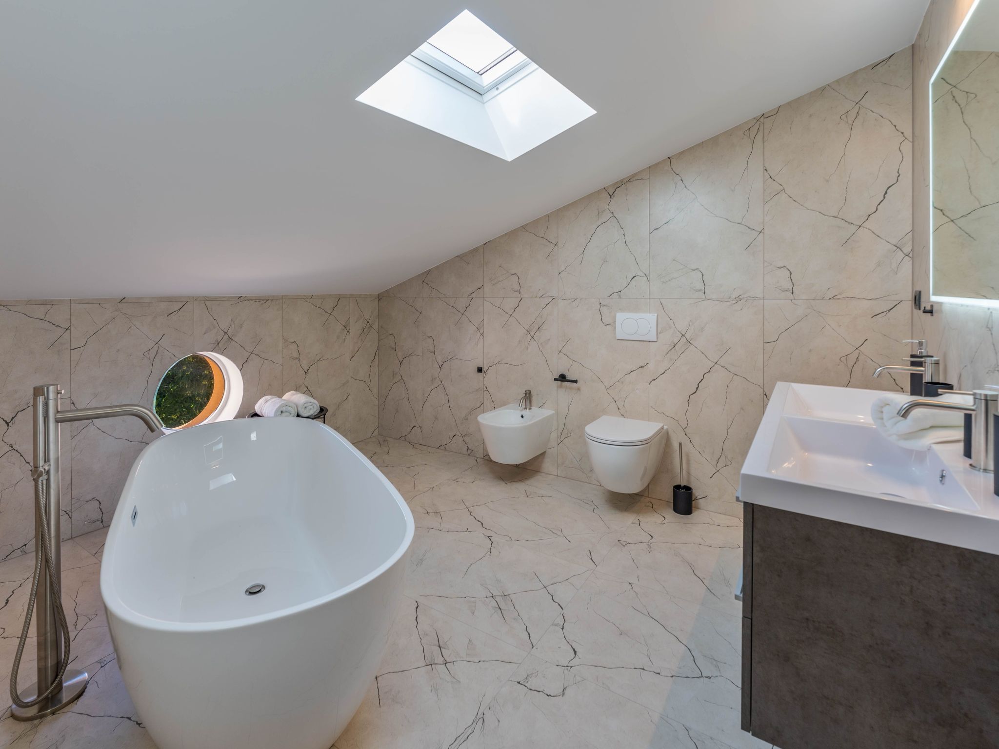 In Pula mit privatem Pool-Drinnen