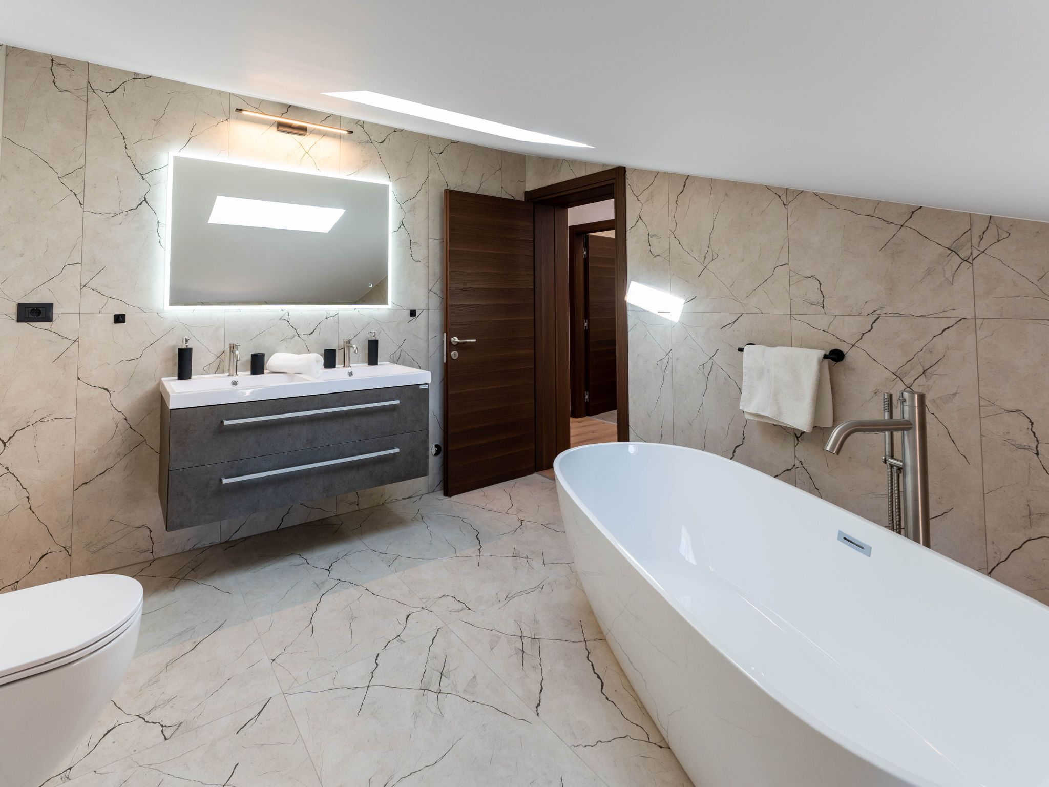 In Pula mit privatem Pool-Drinnen