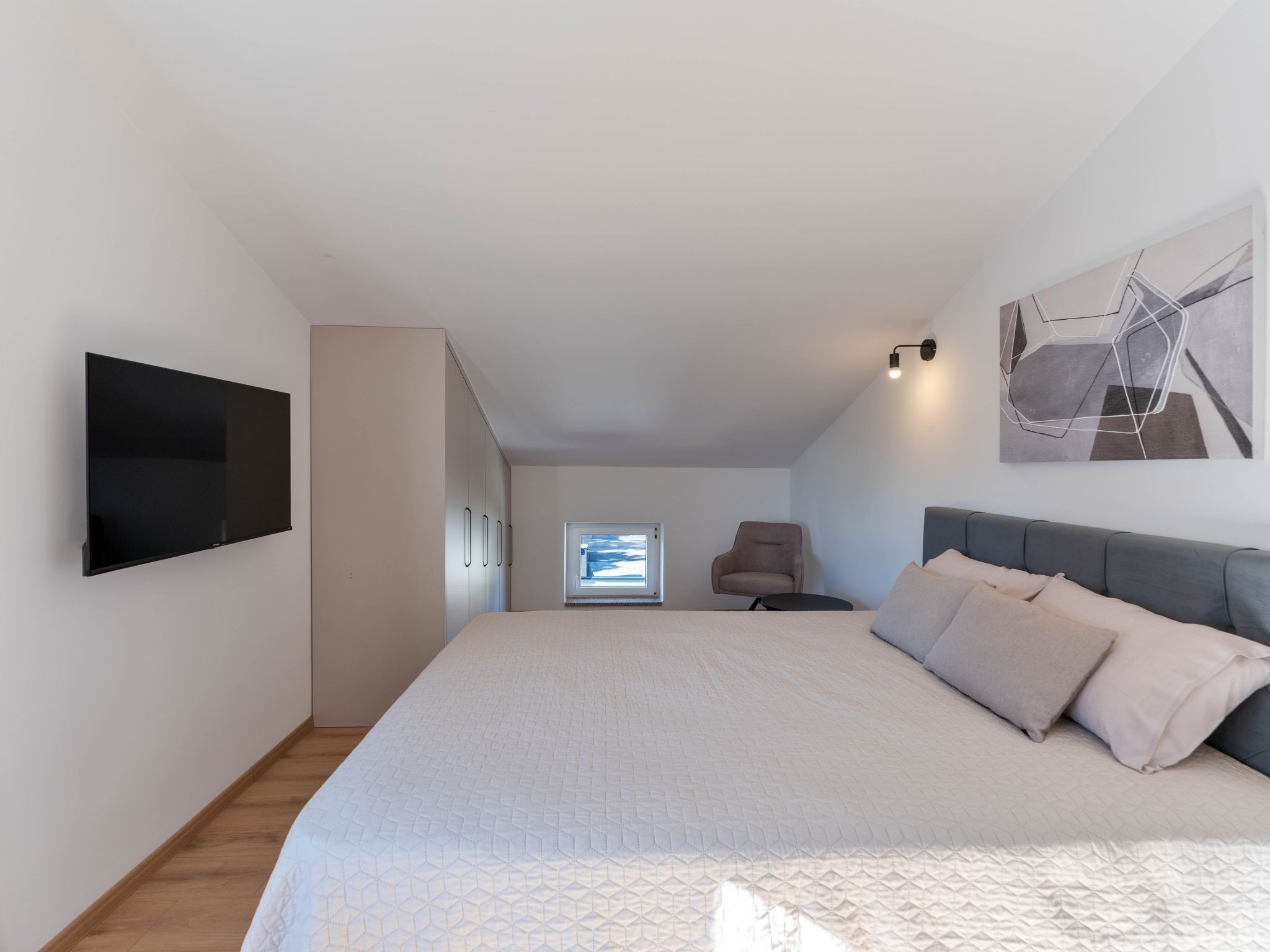 In Pula mit privatem Pool-Drinnen