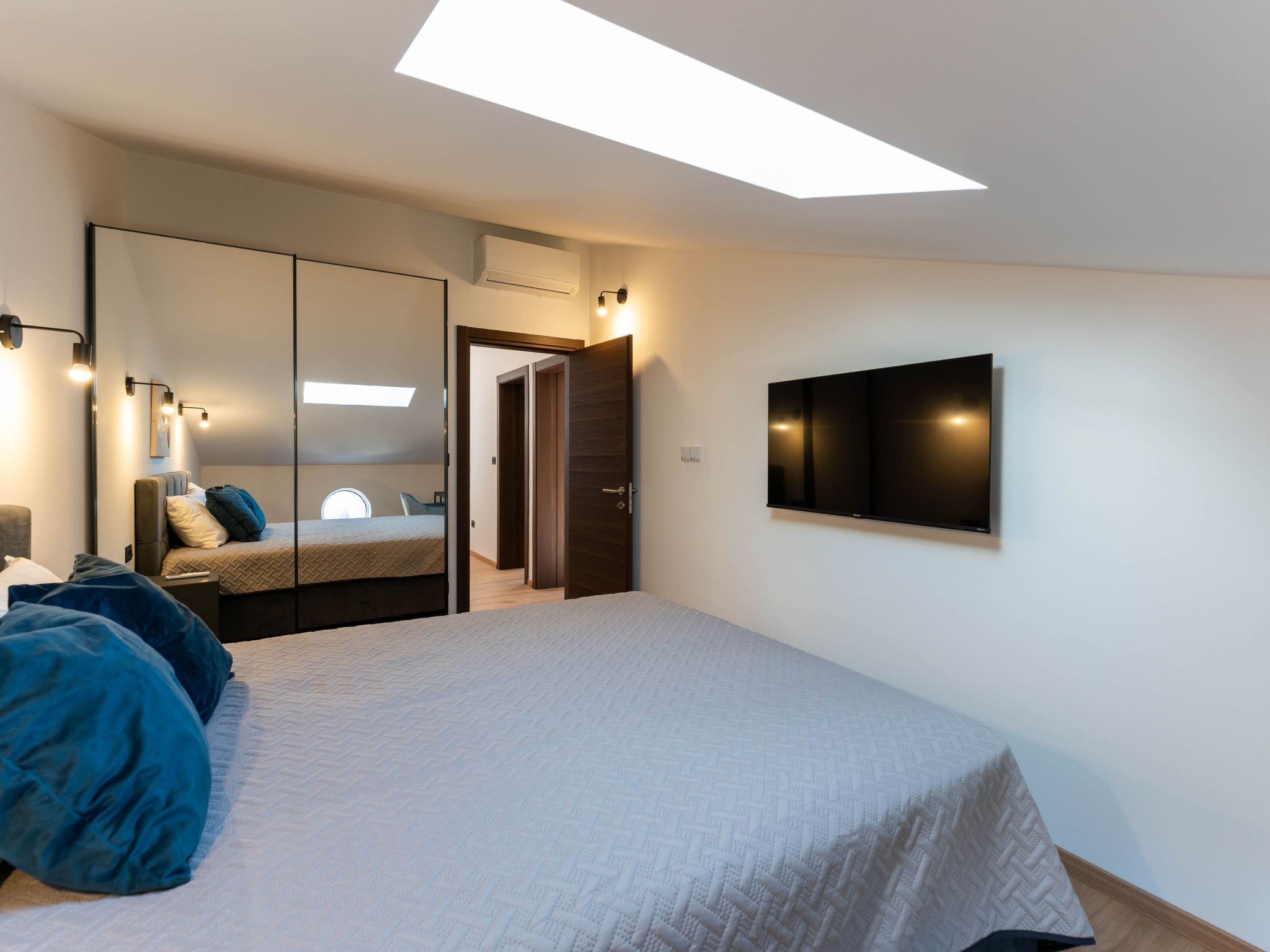 In Pula mit privatem Pool-Drinnen