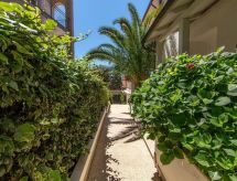 Comfortabel appartement met privézwembad op 300 meter van zee in Bokordići - thumbnail 1