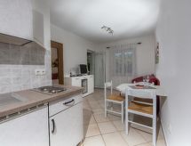Op 300 m van zee: Sfeervol appartement in Bokordici - thumbnail 5