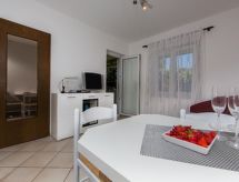 Op 300 m van zee: Sfeervol appartement in Bokordici - thumbnail 6