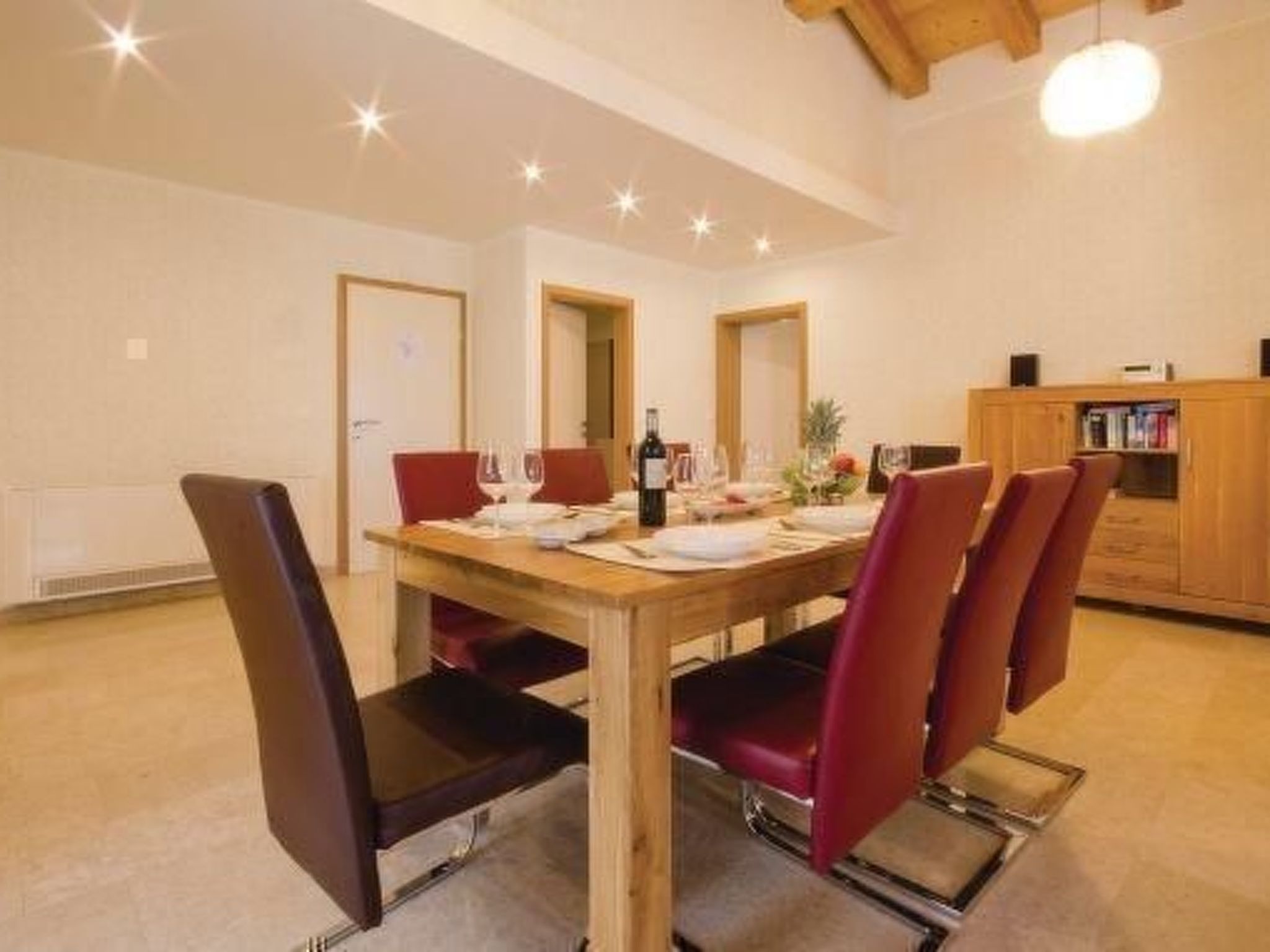 Mit Pool, Whirlpool, Terrasse und Garten - Image-tags.info