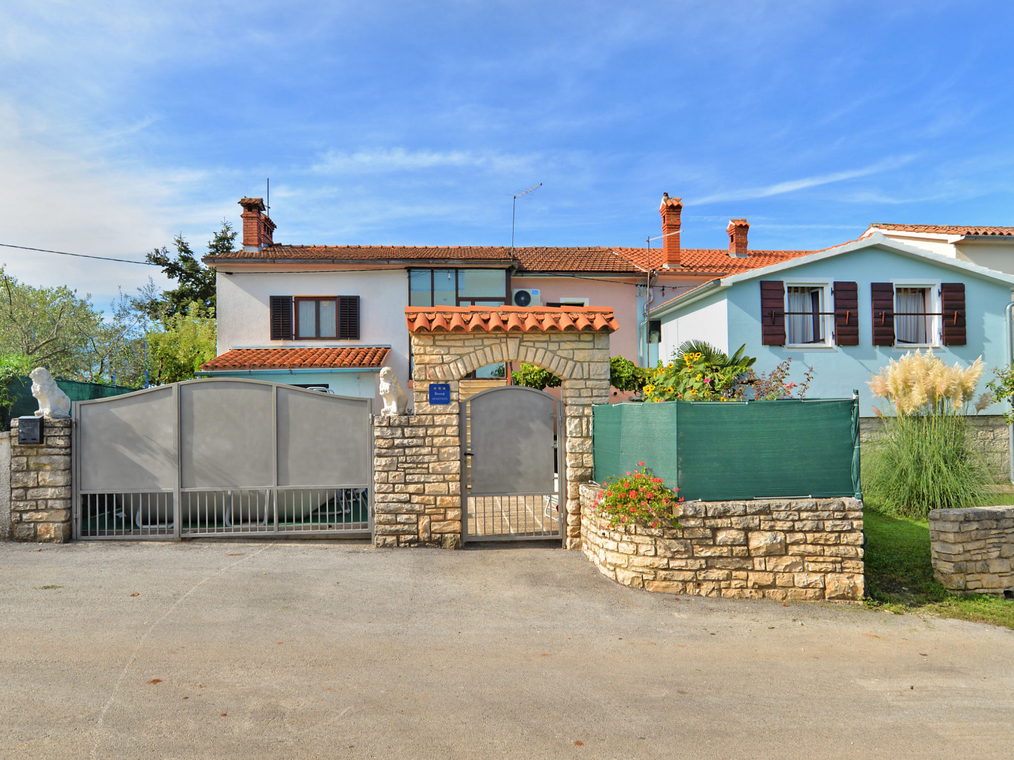 Apartment 1755