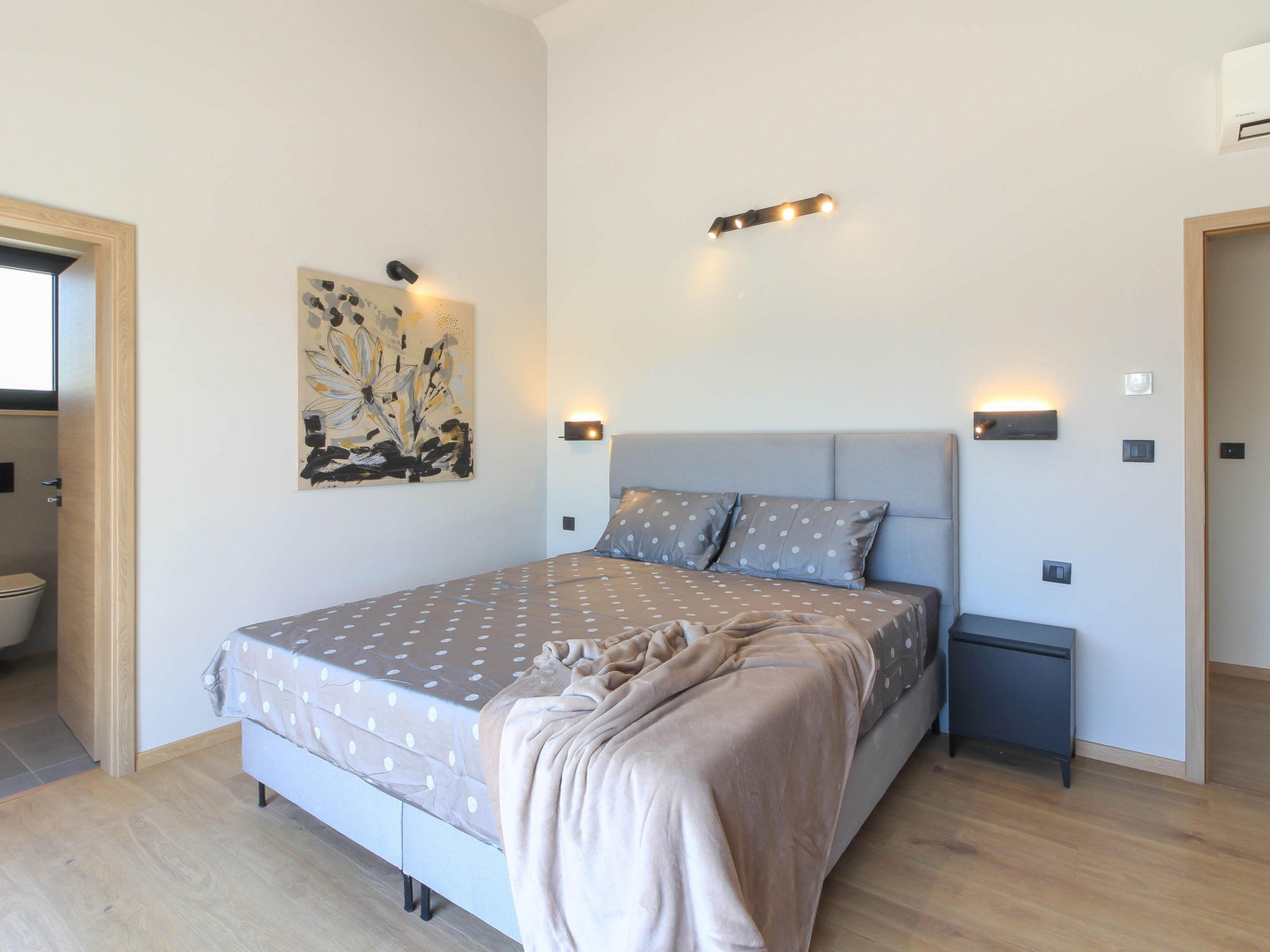 Villa Esire - Binnen