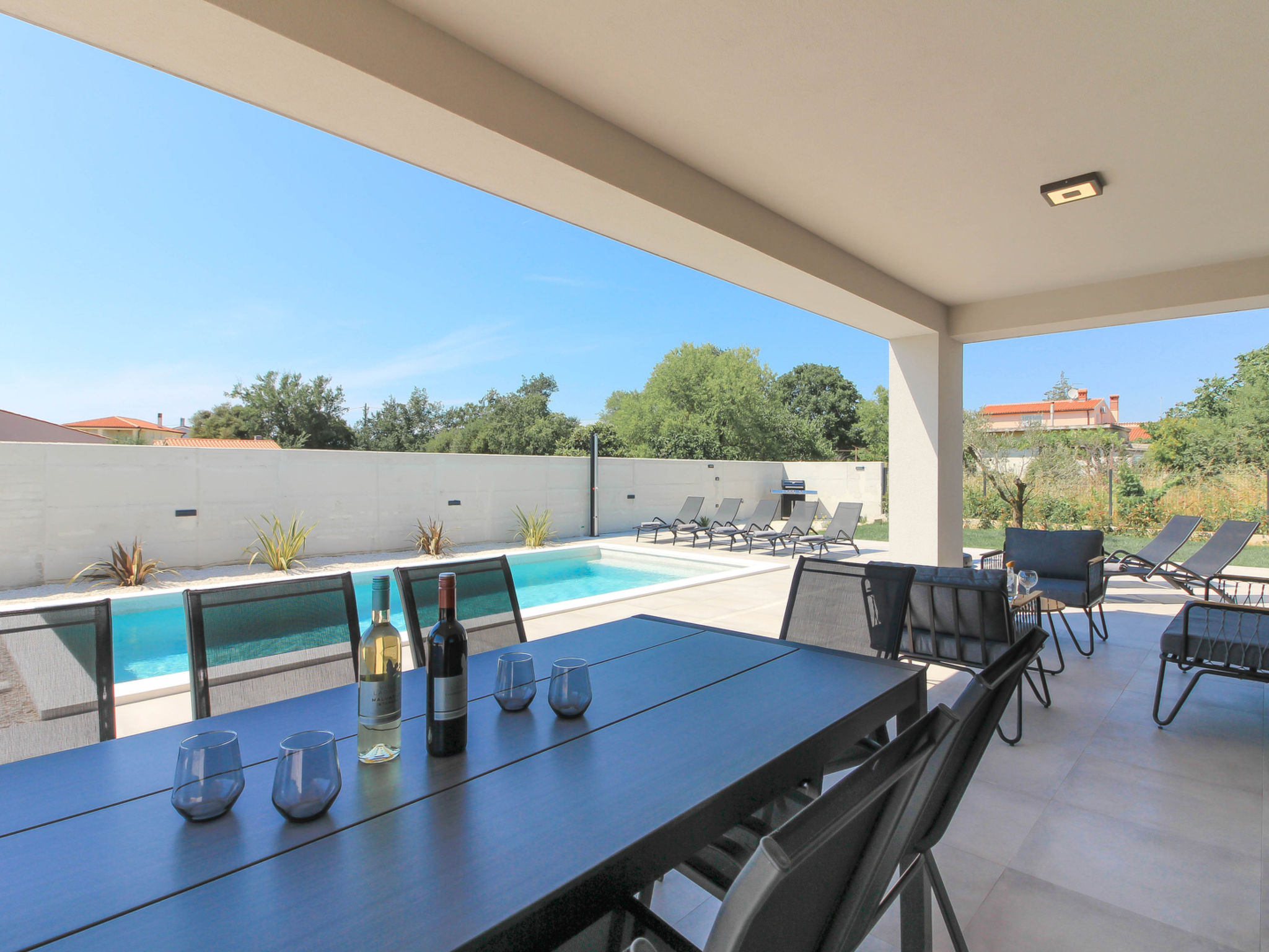 Villa Esire - Buiten