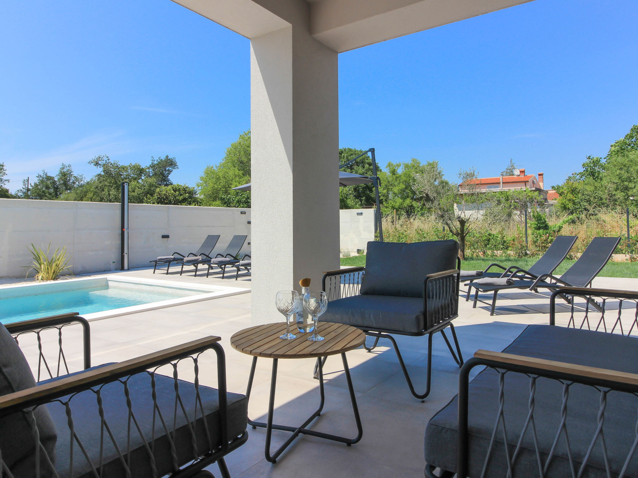 Villa Esire - Buiten