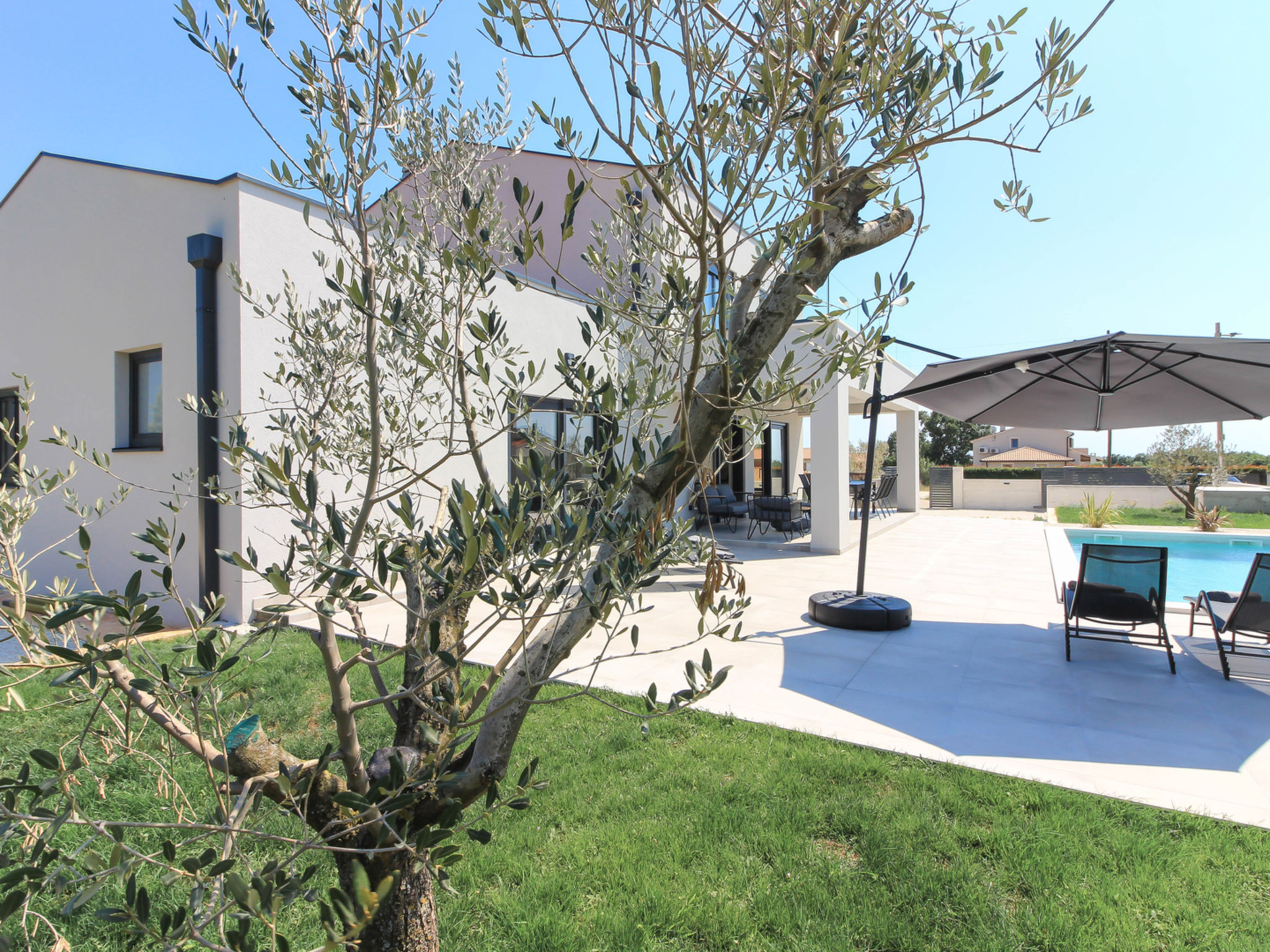 Villa Esire - Buiten