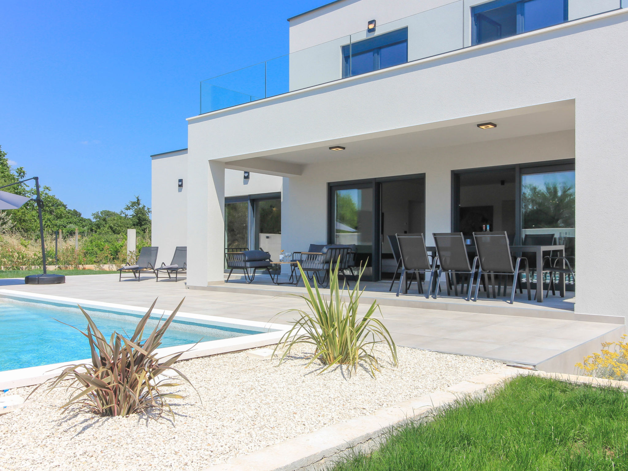 Villa Esire - Buiten