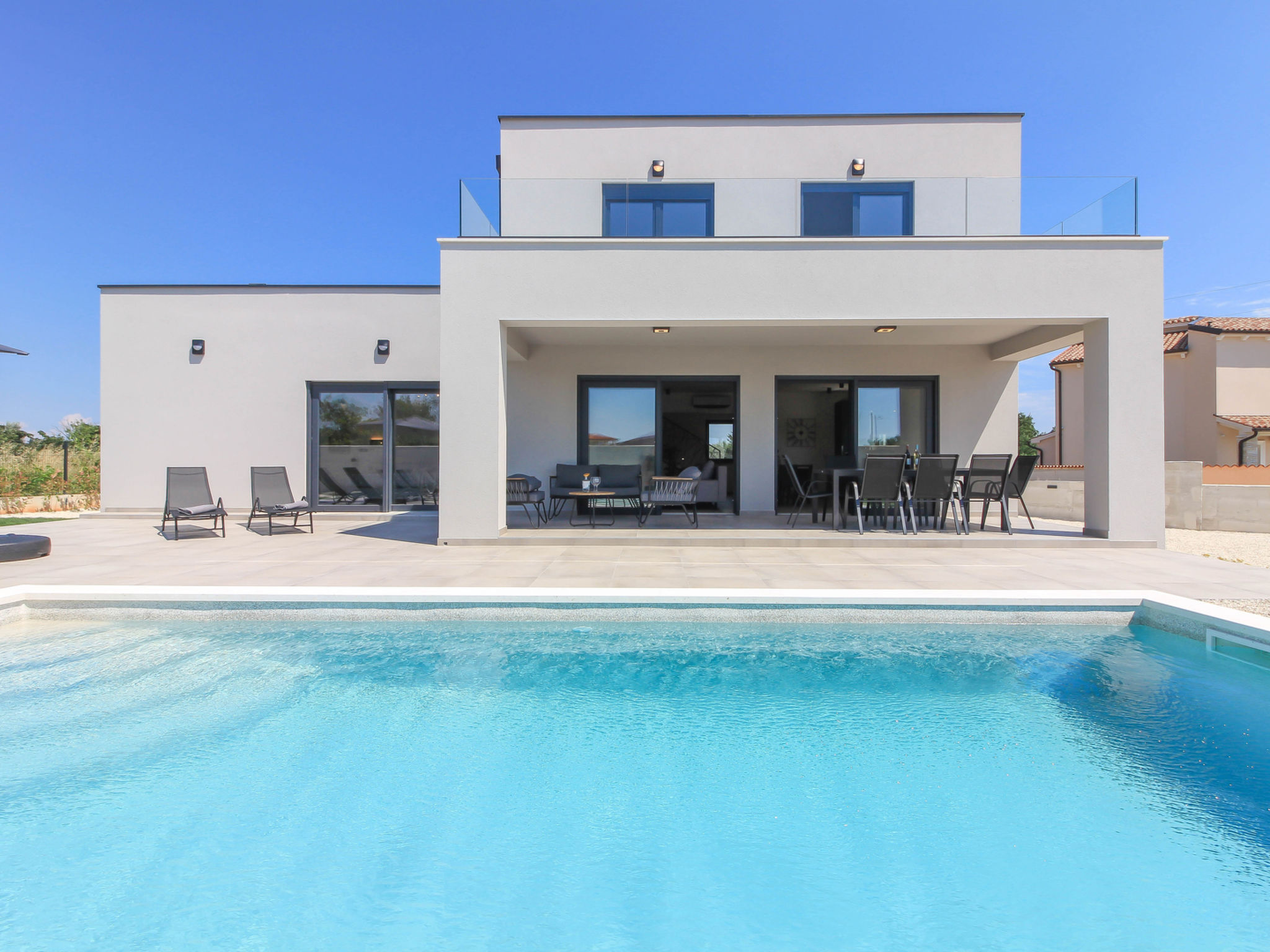 Villa Esire - Buiten