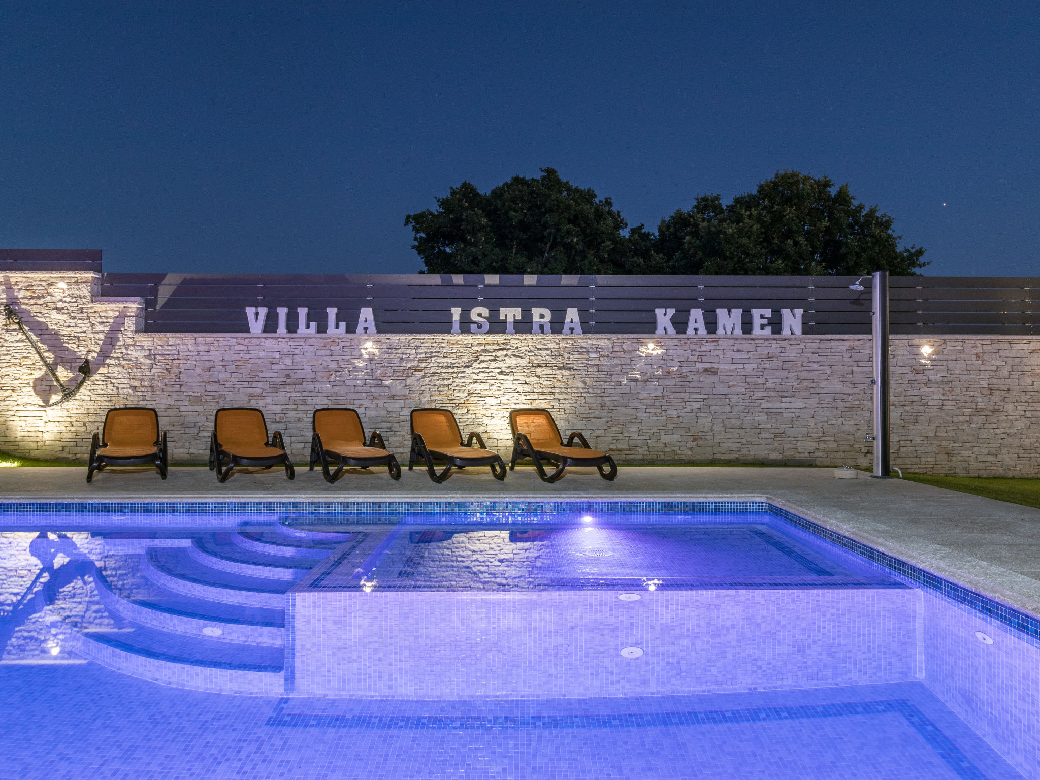 Villa Maxima - Draußen