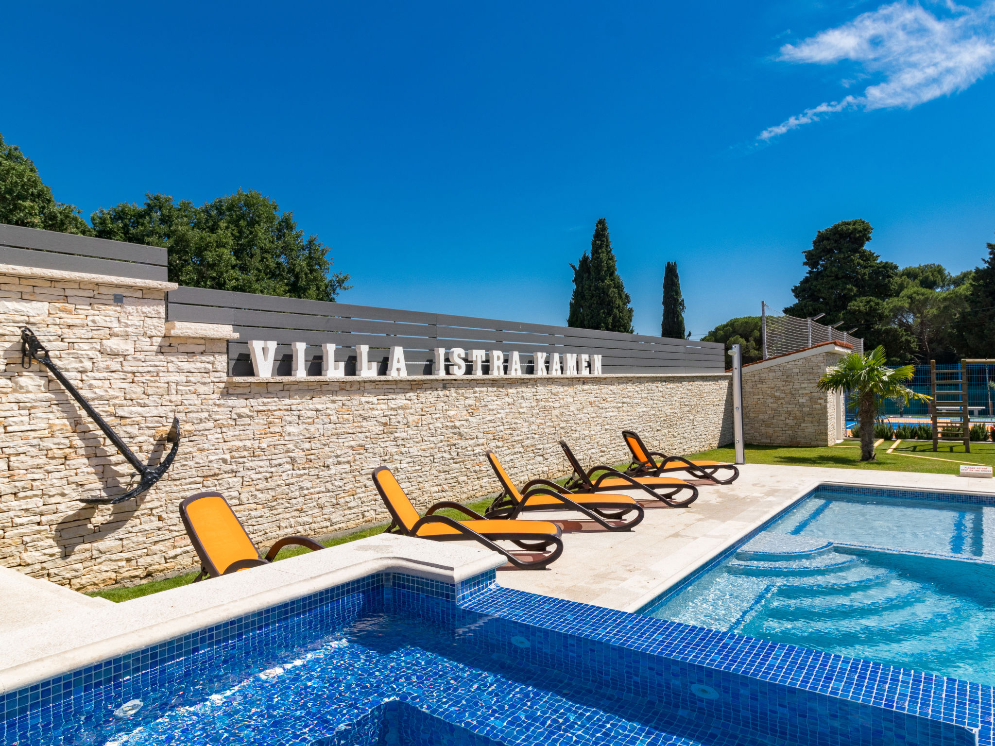 Villa Maxima - Draußen