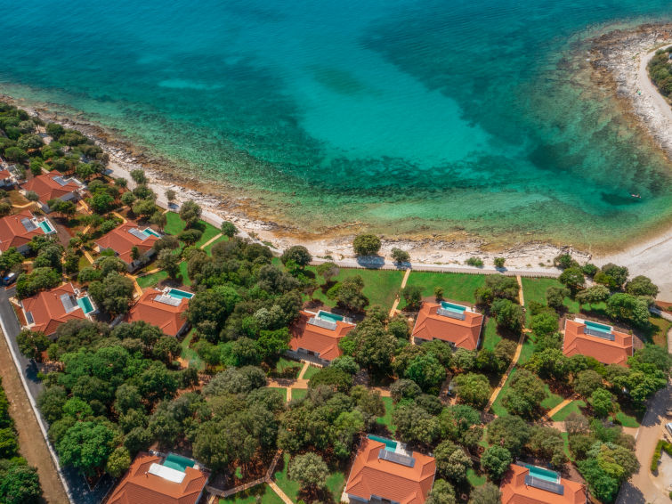 Photo of Luxury Beachside Villa Porto Bus