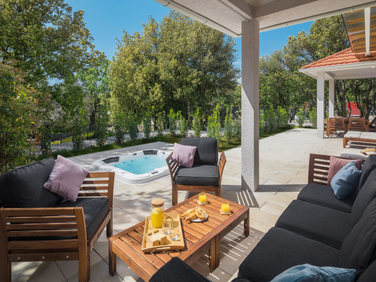 Photo of Luxury Bay Villa with private hot tub