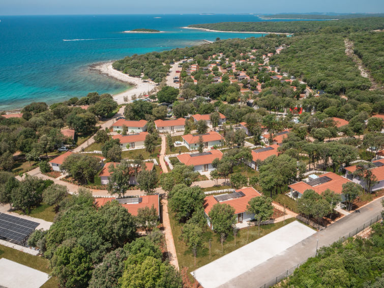 Photo of Luxury Bay Villa with private hot tub