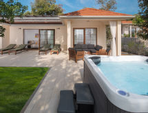 Luxe Bay Villa met privé hottub direct aan zee in Rovinj/Bale - thumbnail 6