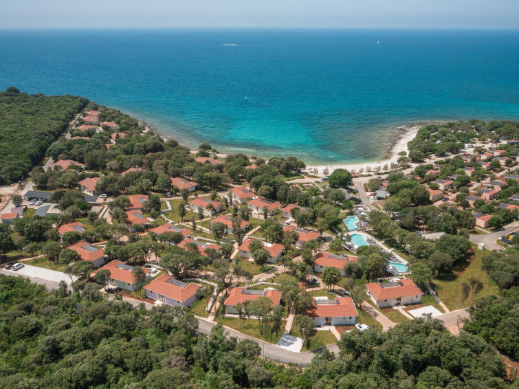 Photo of Luxury Bay Villa with private hot tub