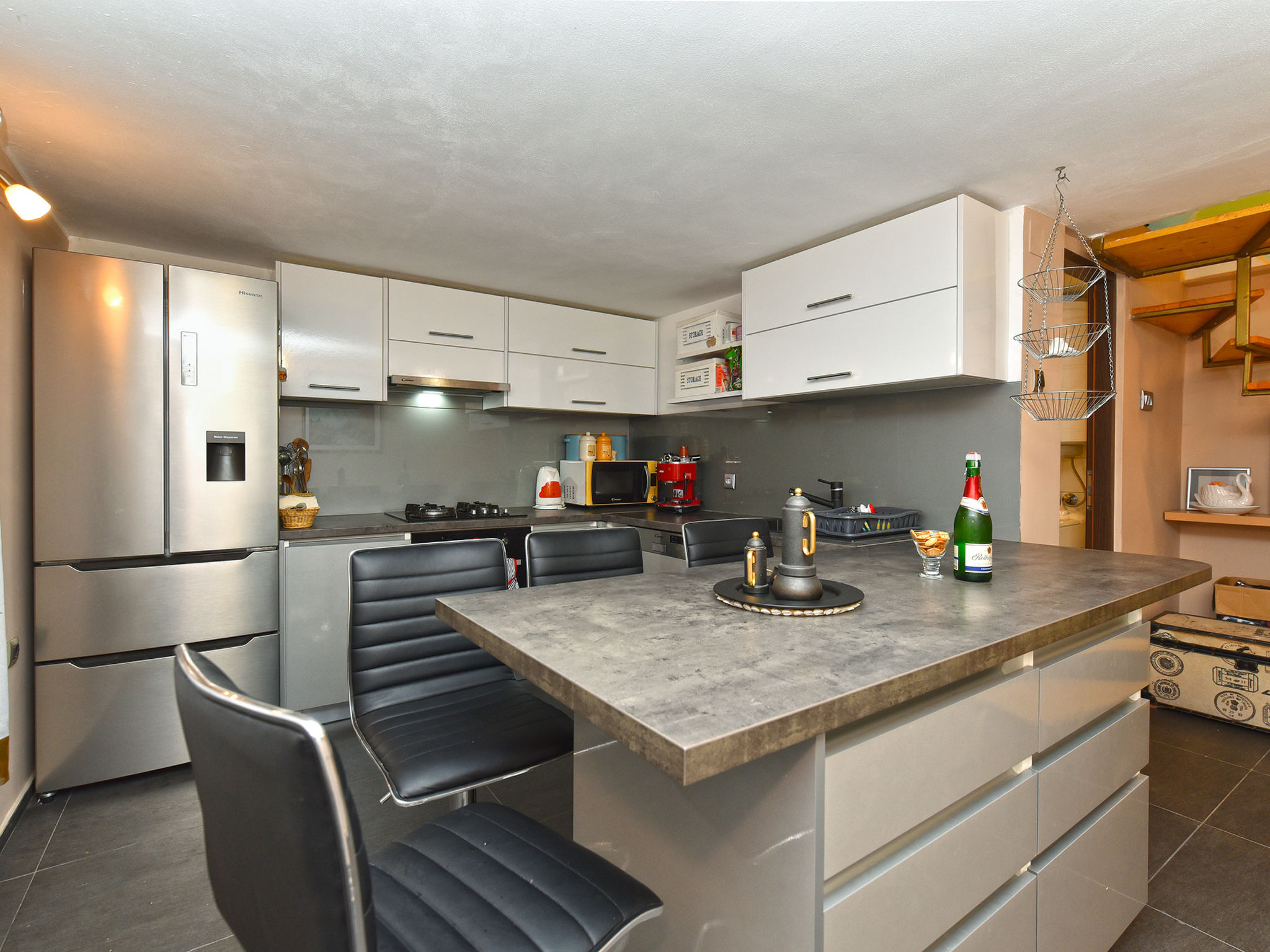 Apartment 2312 - Image 4