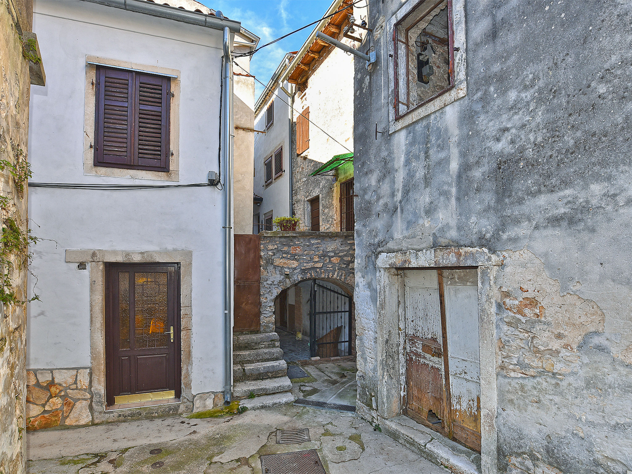 Apartment 2312 - Image 2