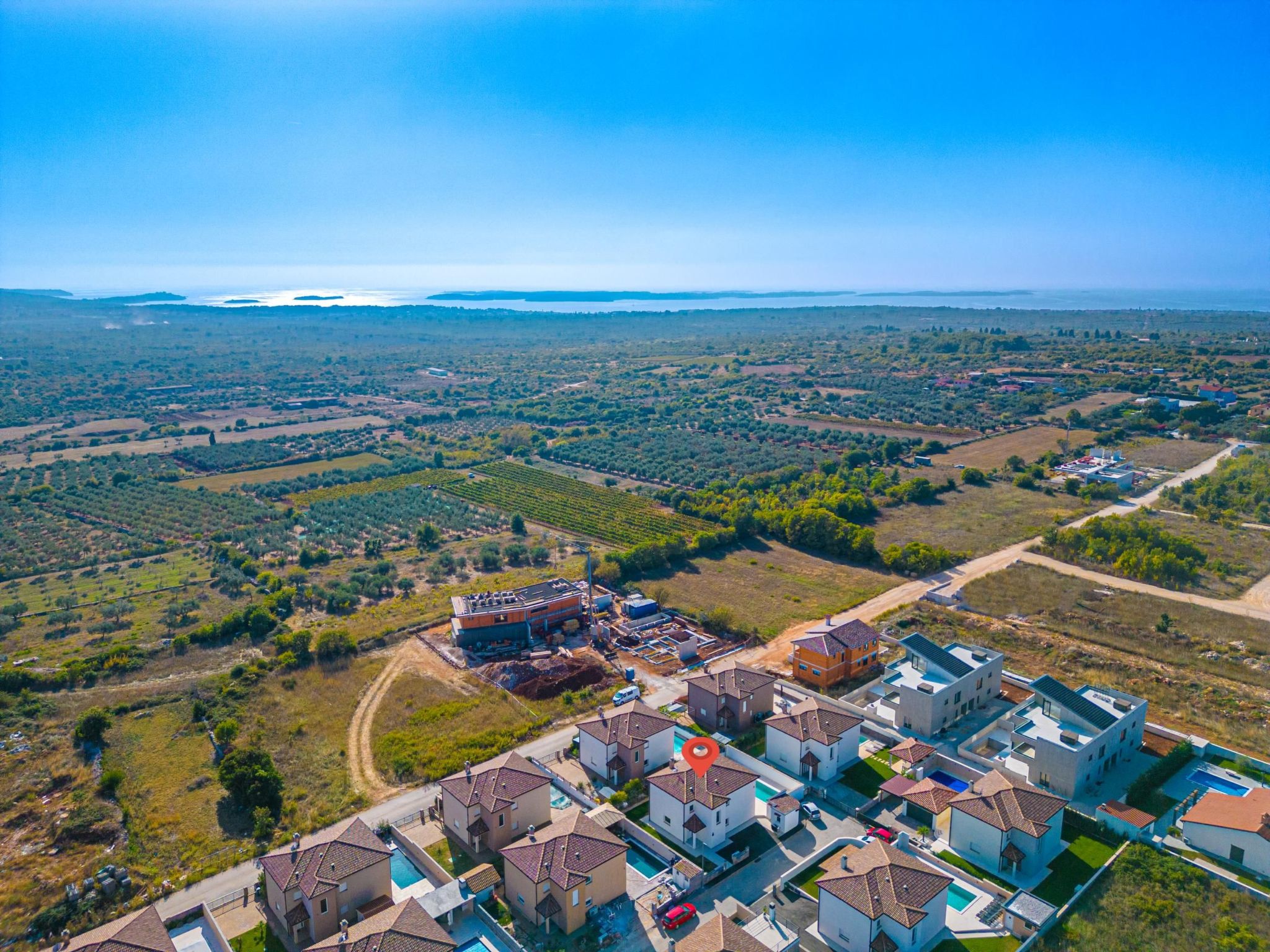 4 Schlafzimmer, 3 Badezimmer, Küche, Wohnzimmer, privater Pool, Grill-Dedans