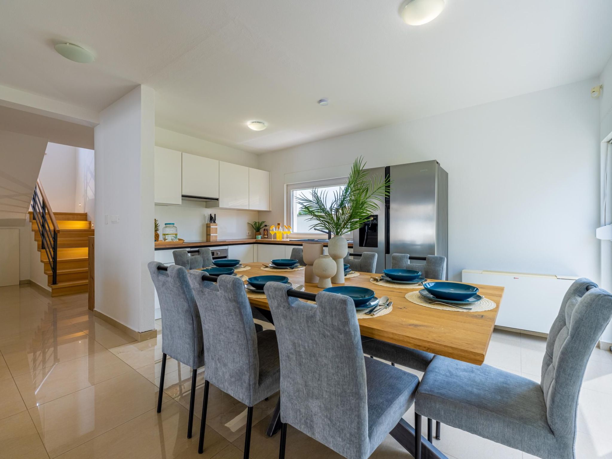 4 Schlafzimmer, 3 Badezimmer, Küche, Wohnzimmer, privater Pool, Grill-Dedans