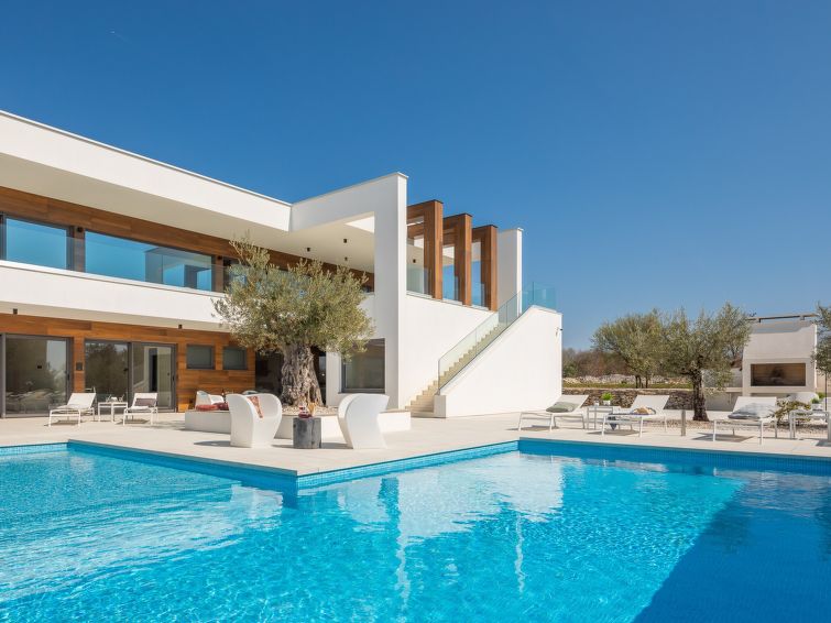 Op 1 km van centrum Vodnjan: Luxe villa met verwarmd zwembad en whirlpool in VODNJAN