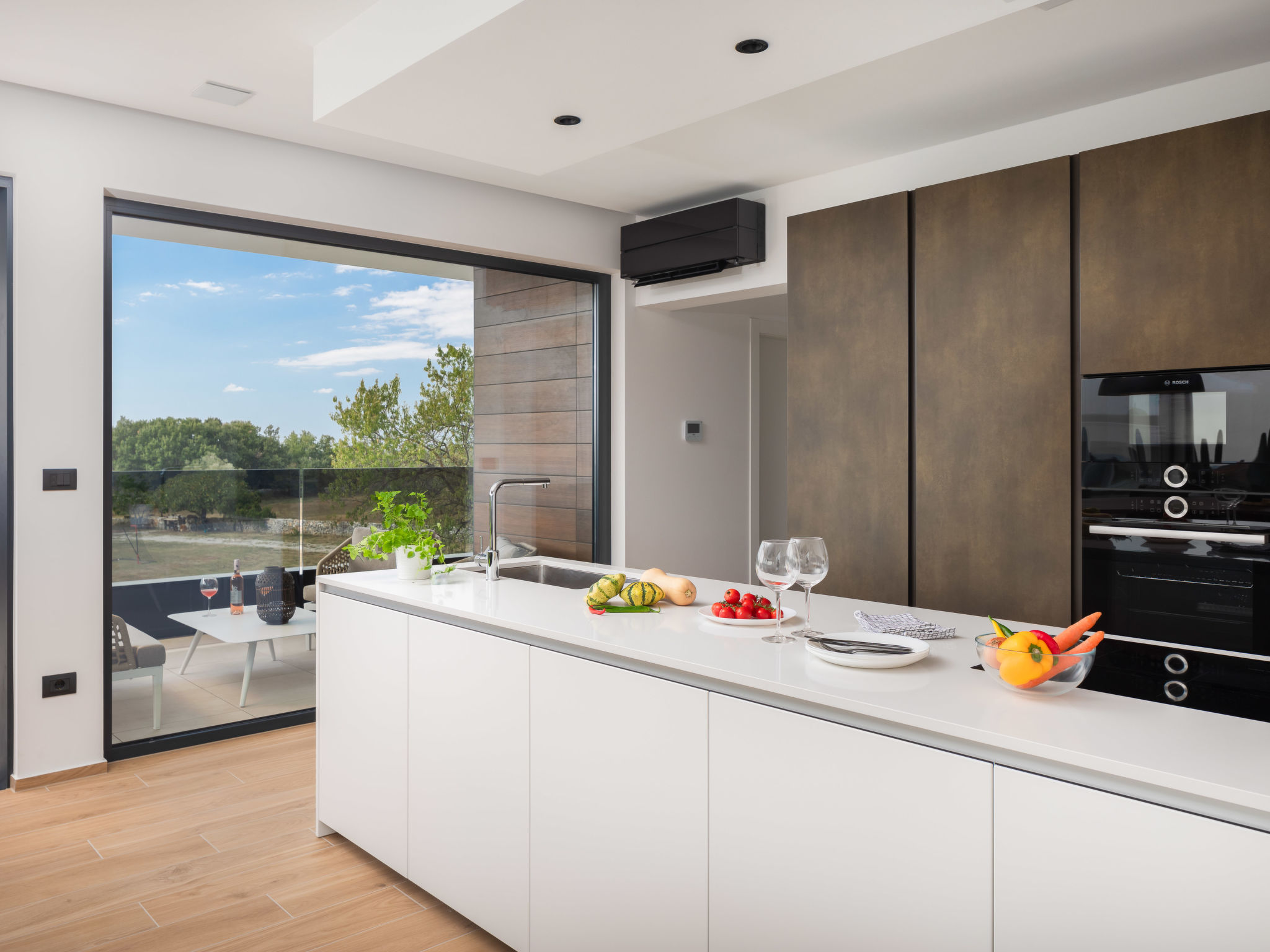 Villa Old Olive III – Cuisine et coin repas, photo 10 sur 50