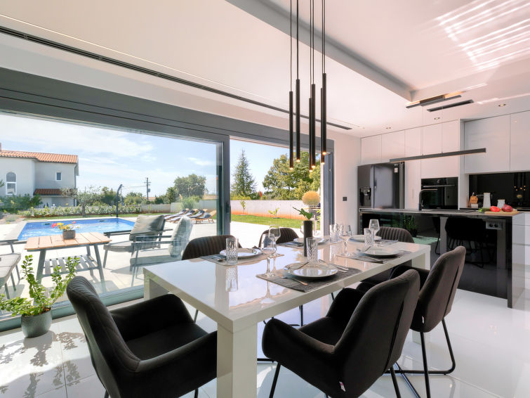 Search and Stay destination Vodnjan, Istarska županija - Croatia from AU$ 434. Black&White