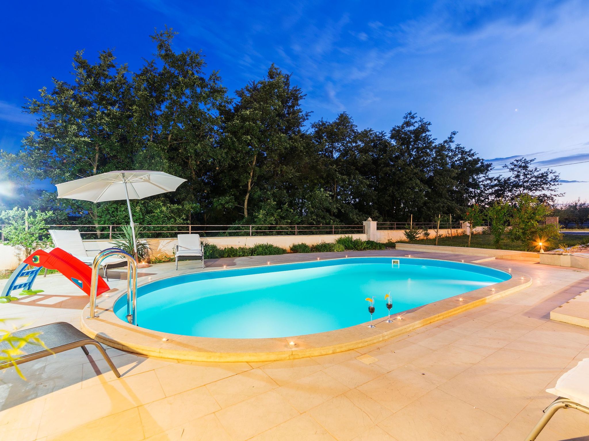 Ferienvilla "Lucija"-Draußen