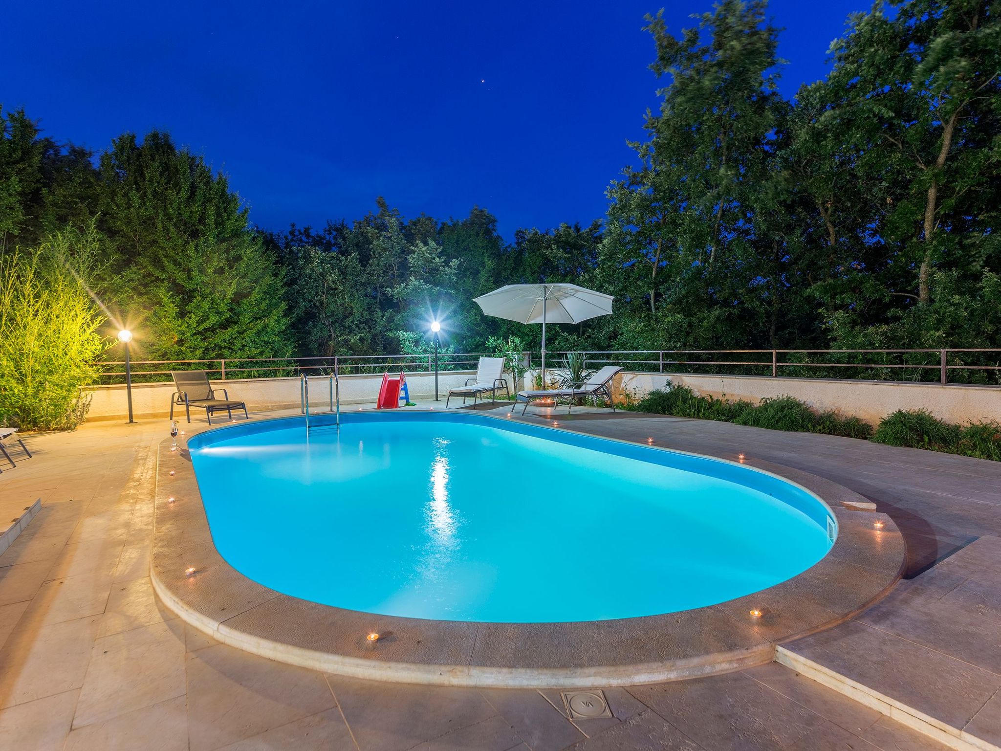 Ferienvilla "Lucija"-Draußen