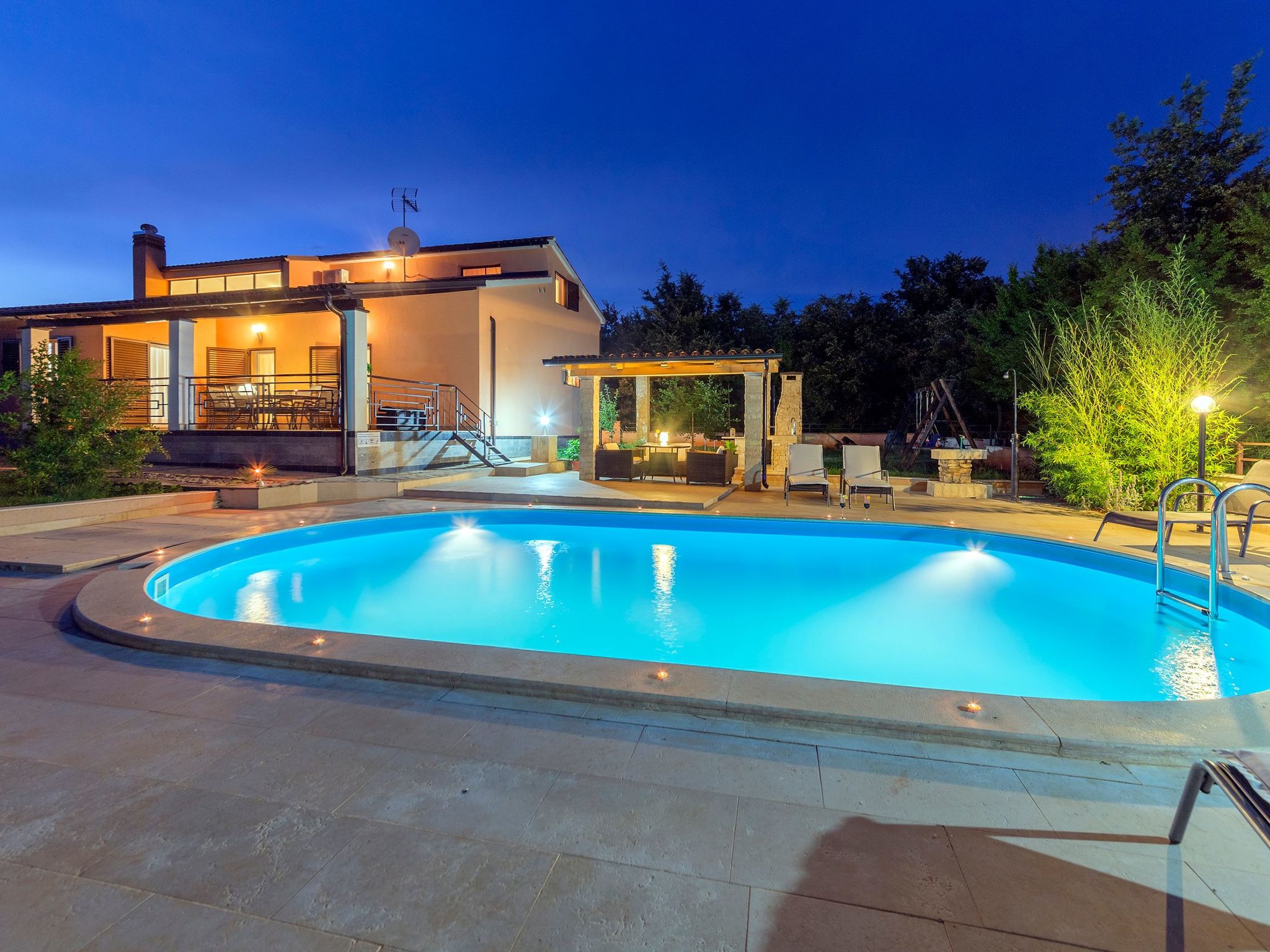 Ferienvilla "Lucija"-Draußen