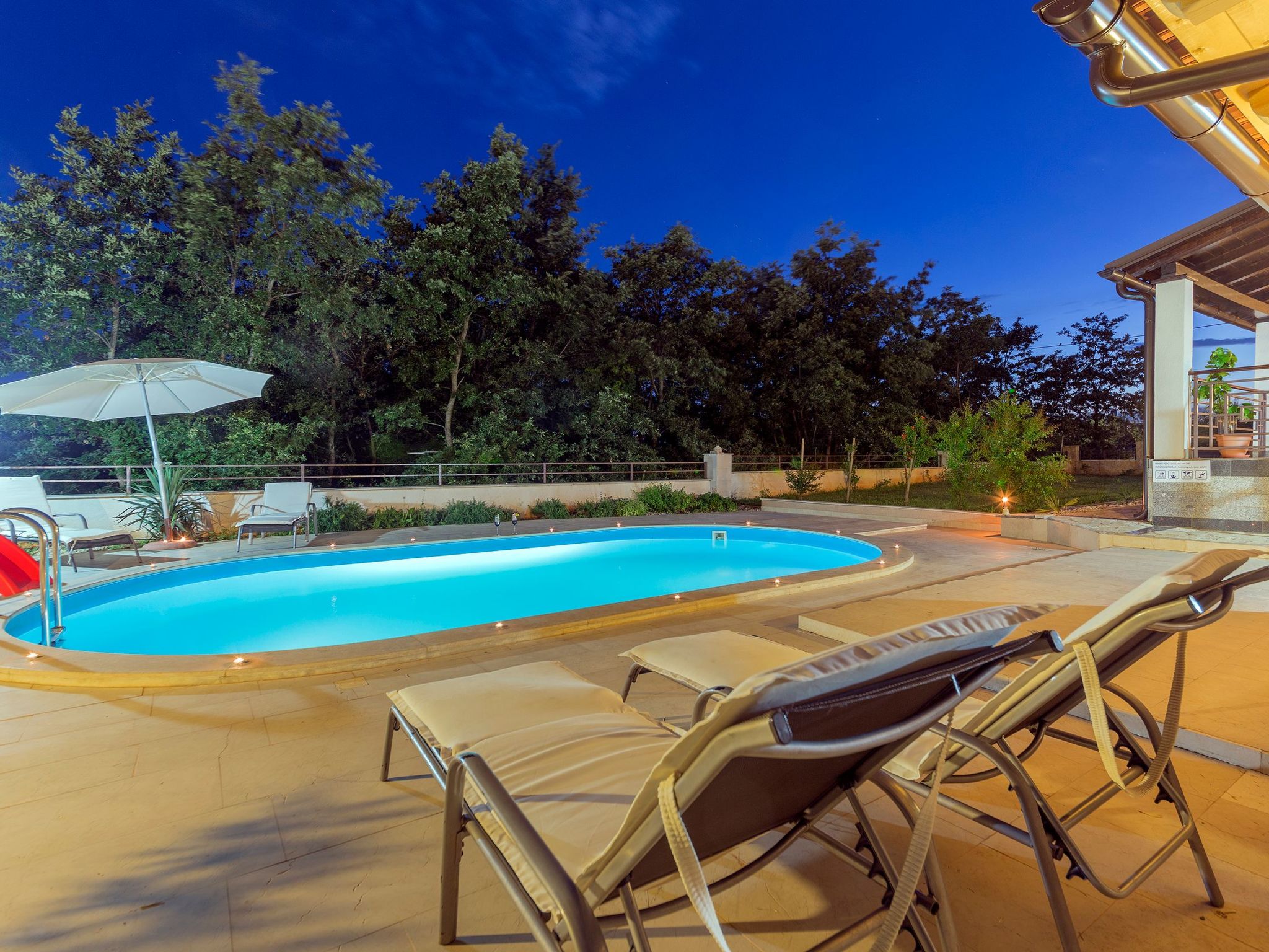 Ferienvilla "Lucija"-Draußen