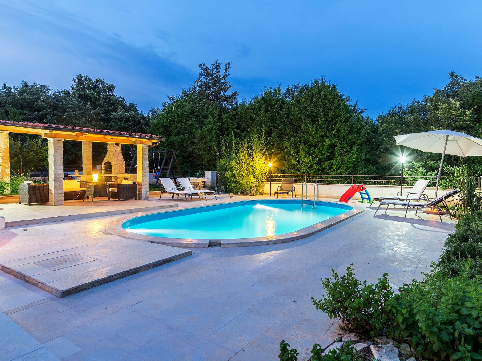 Ferienvilla "Lucija"-Draußen