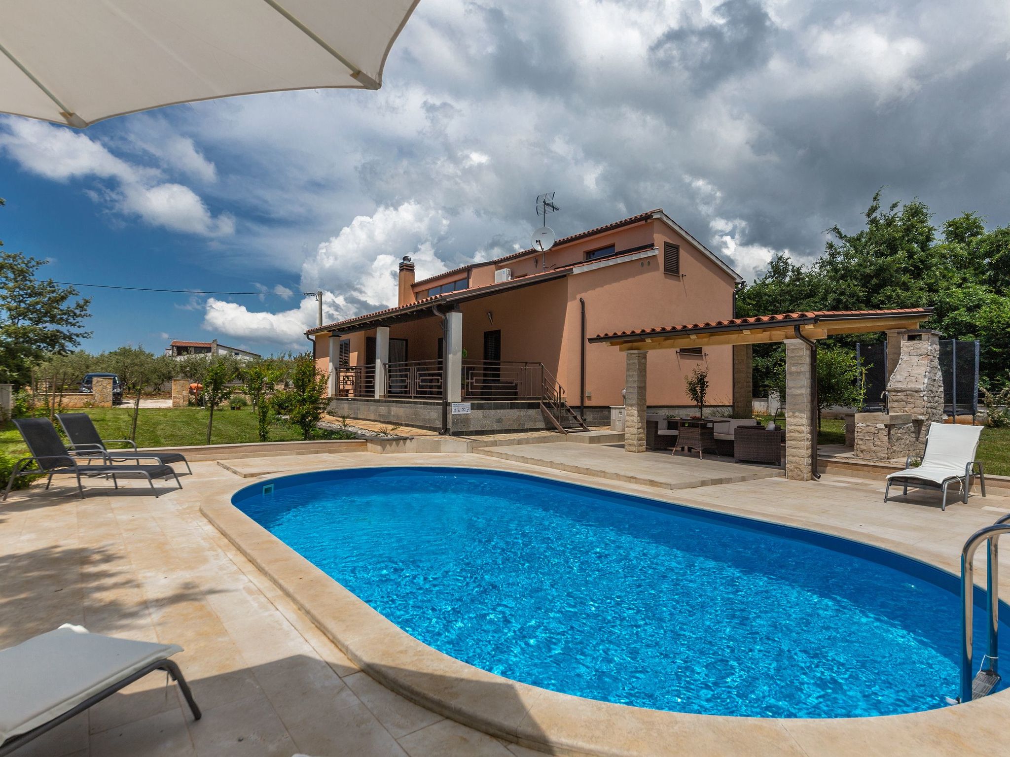 Ferienvilla "Lucija"-Draußen