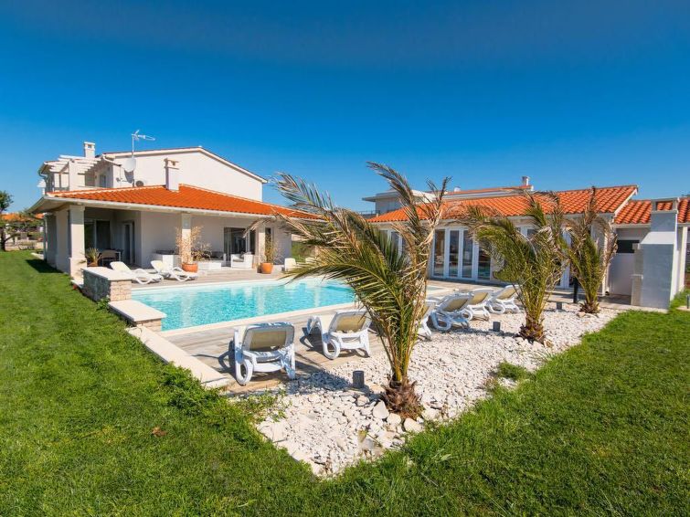 Elegante Und Komfortable Villa Mit Salzwasserpool, Whirlpool Und Sauna, Umgeben - Pula
