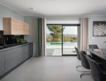 Villa Unendlichkeit: Luxe vrijstaande villa aan zee in Pula met privézwembad en sauna - thumbnail 4