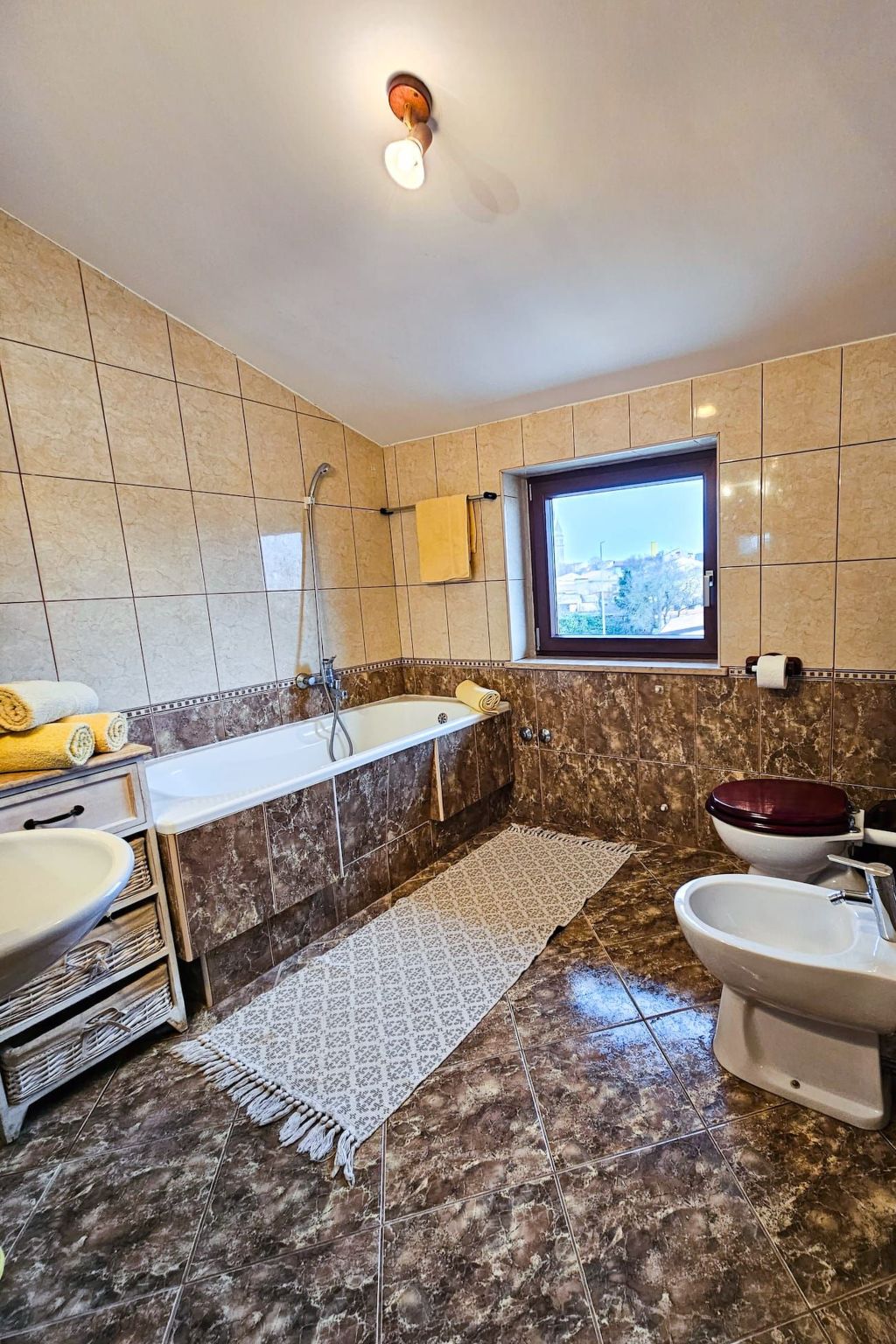 Sehr geräumige Villa mit Pool-Image-tags.info